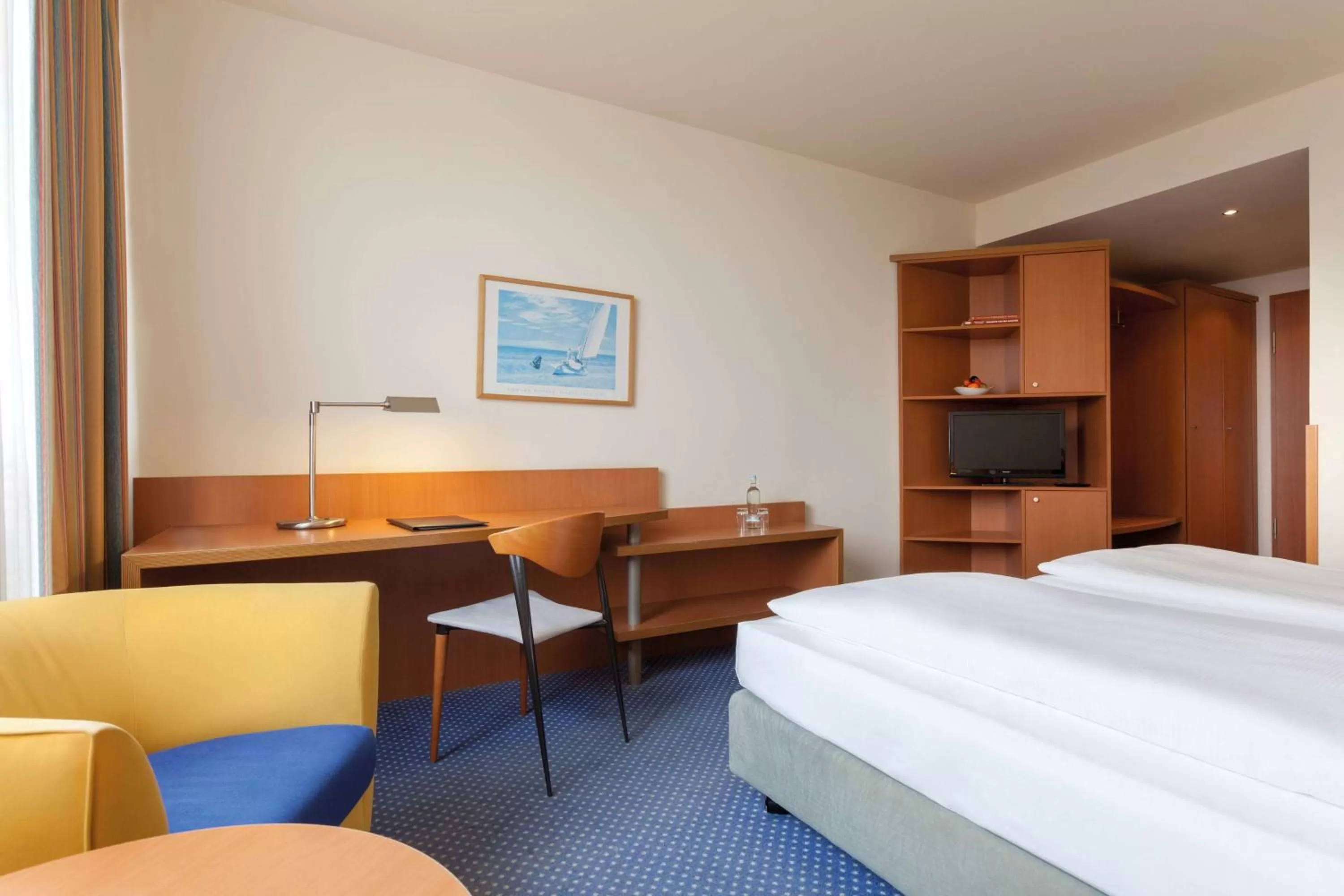 Photo of the whole room, Bed in Vienna House by Wyndham Baltic Stralsund