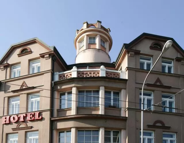 Facade/entrance in Hotel Saloon