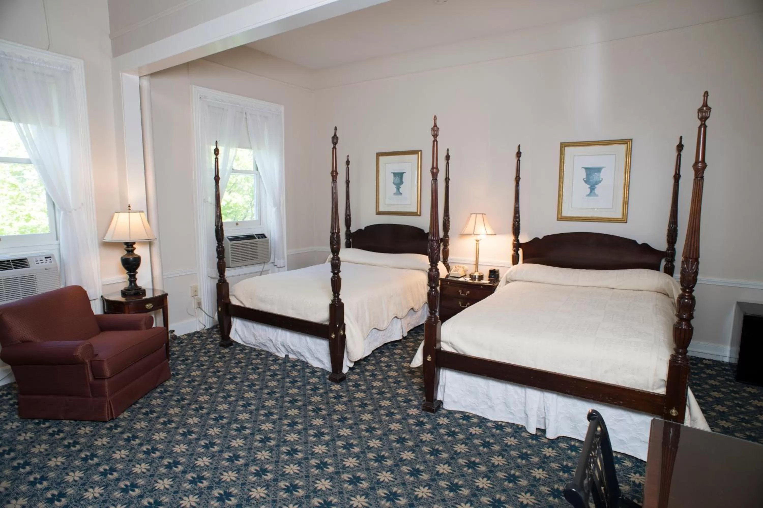 Bed in Middlebury Inn