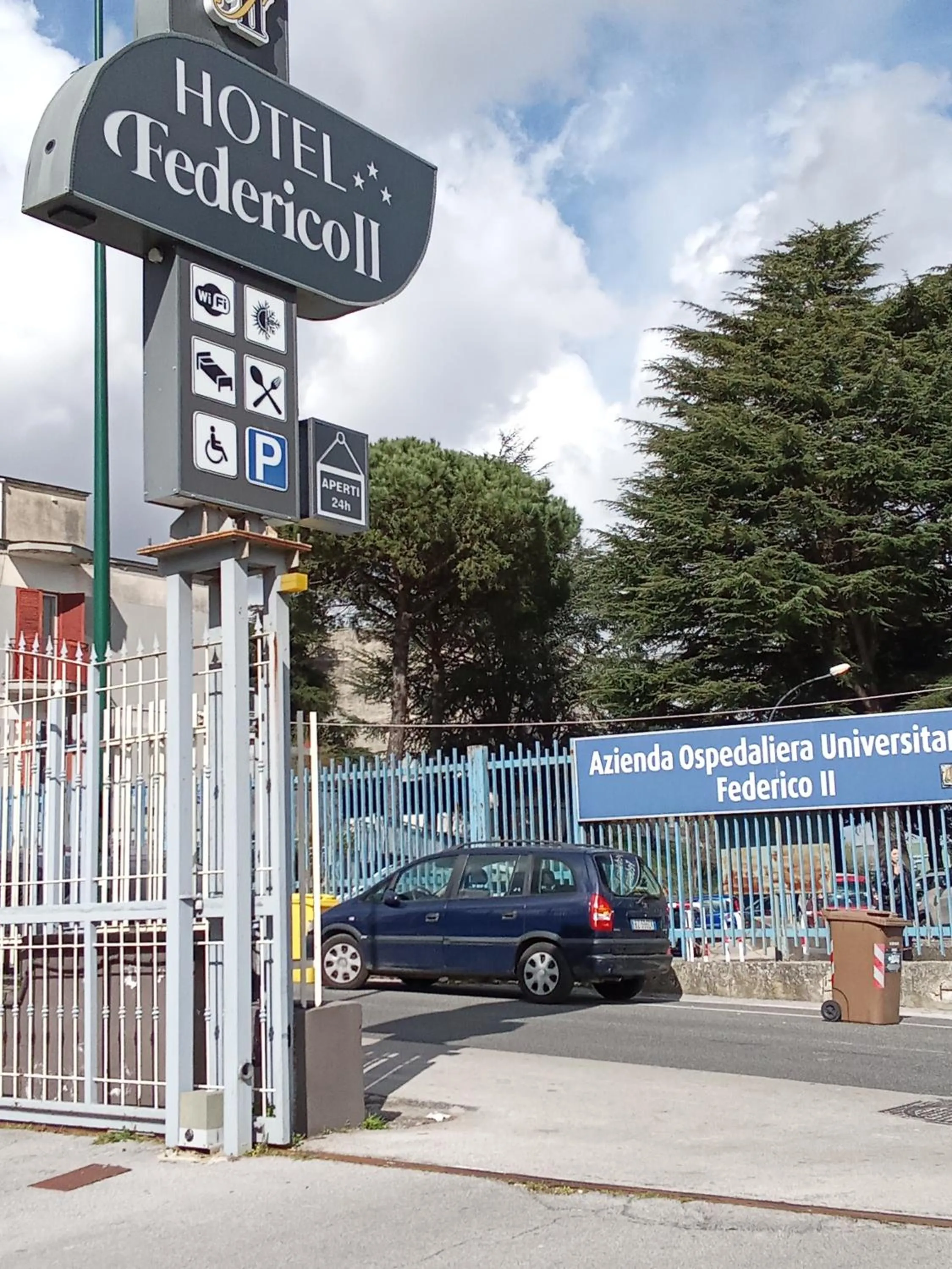 Property building, Property Logo/Sign in Green Park Hotel