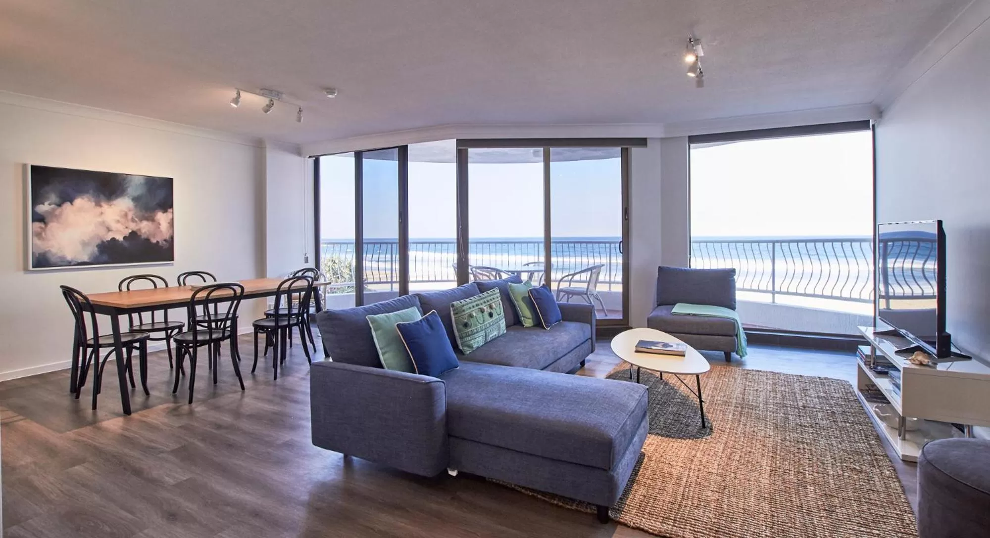 TV and multimedia in Albatross North Apartments