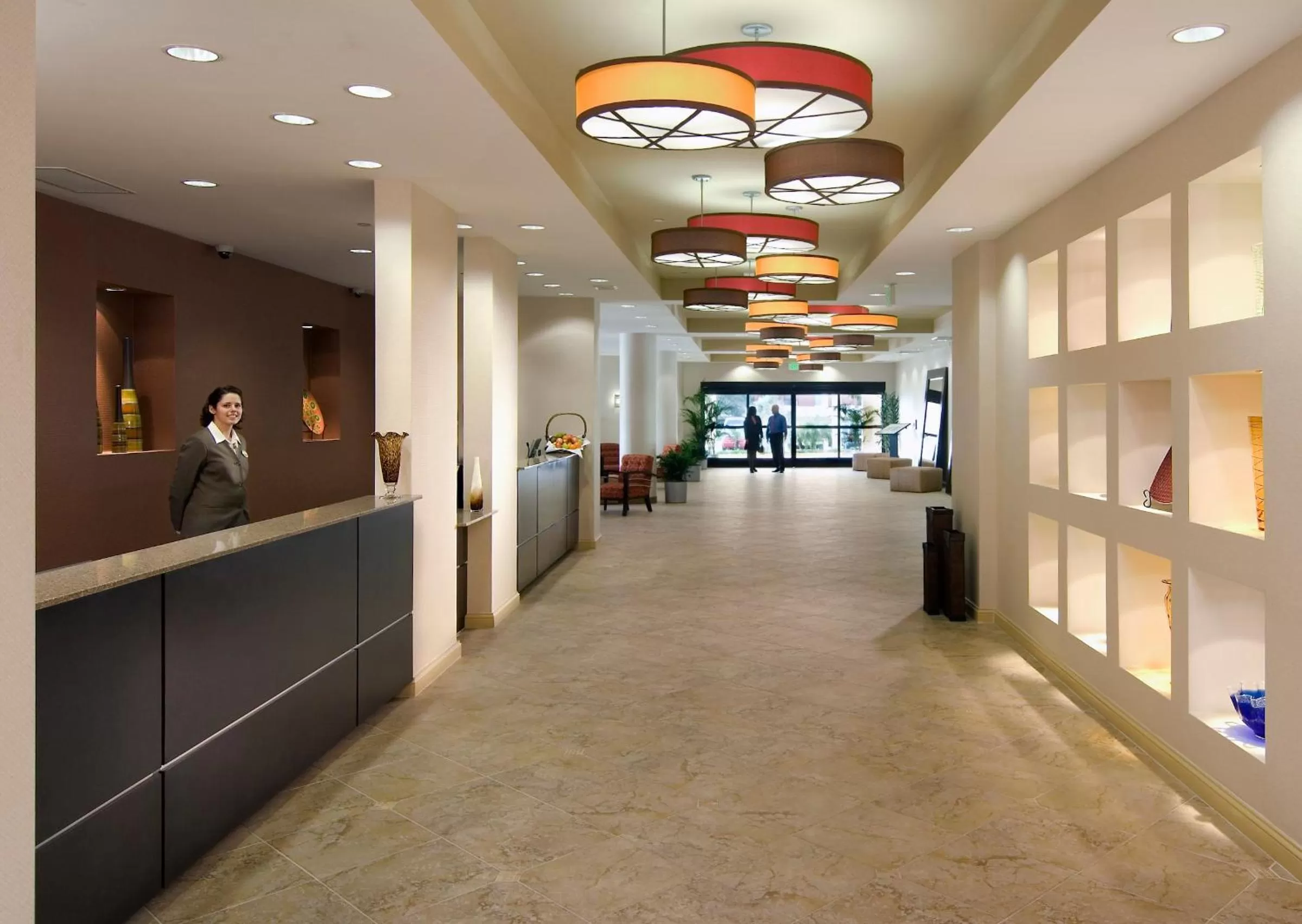 Lobby or reception in Crowne Plaza Ventura Beach by IHG