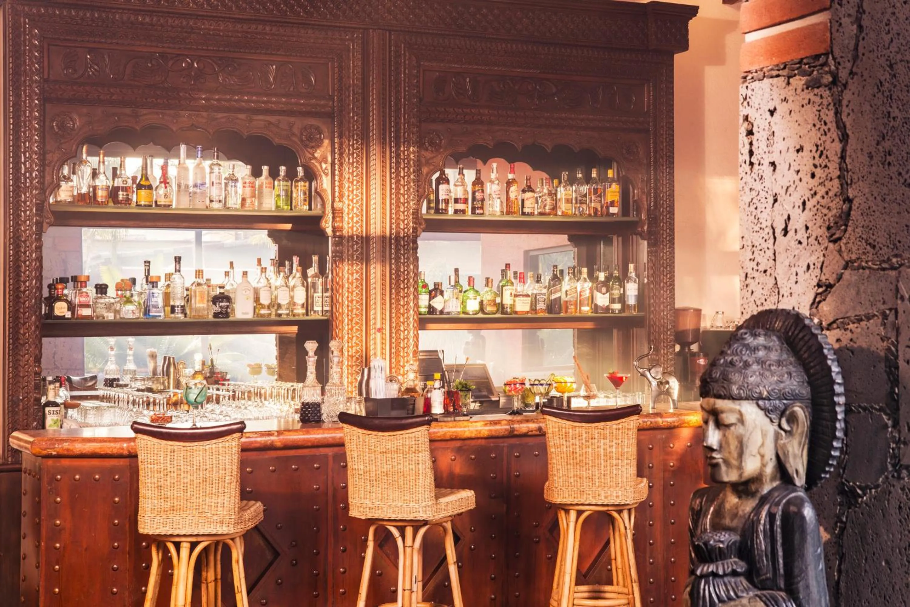 Lounge or bar in La Buena Vibra Wellness Resort & Spa