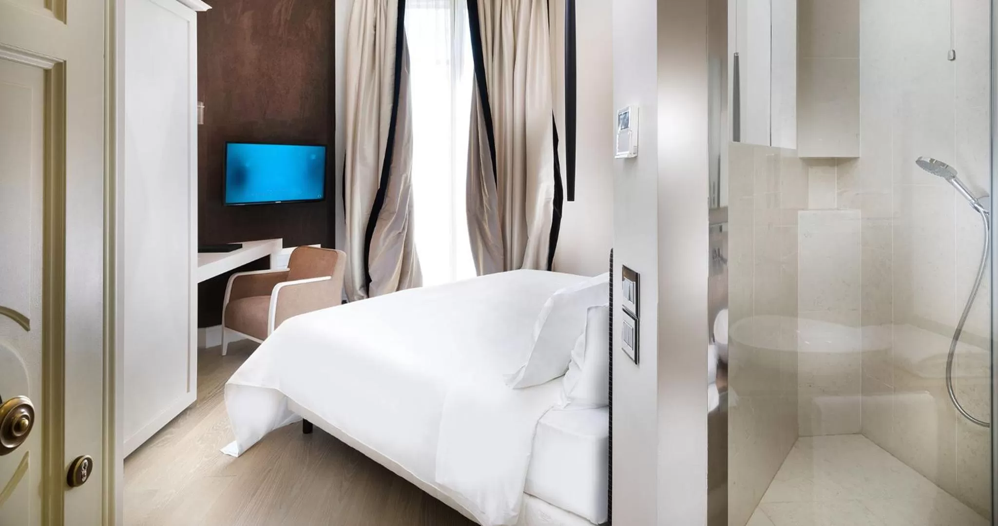 Bedroom, Bed in The Glamore Milano Duomo