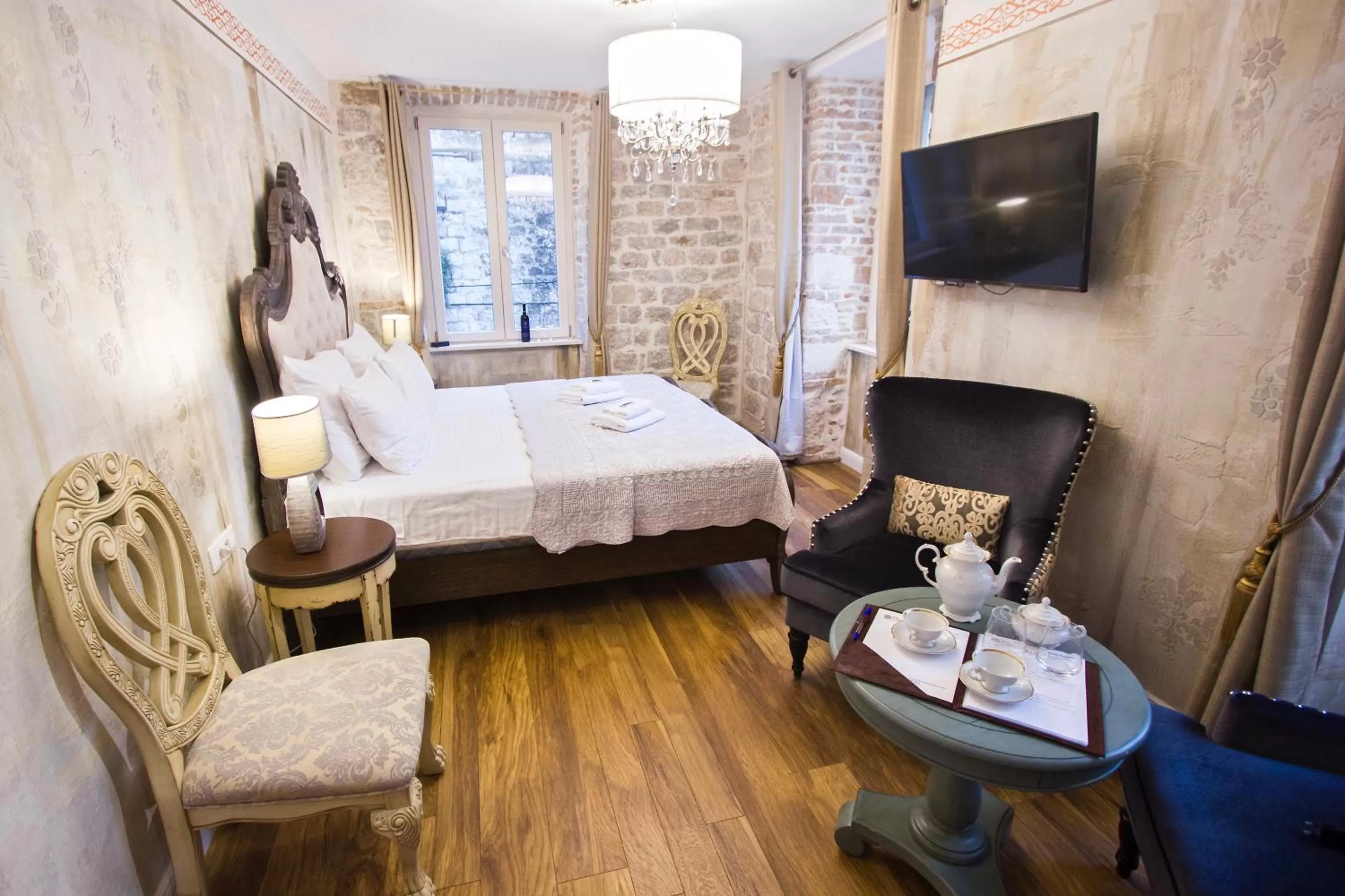 Bed in Plaza Marchi Old Town - MAG Quaint & Elegant Boutique Hotels
