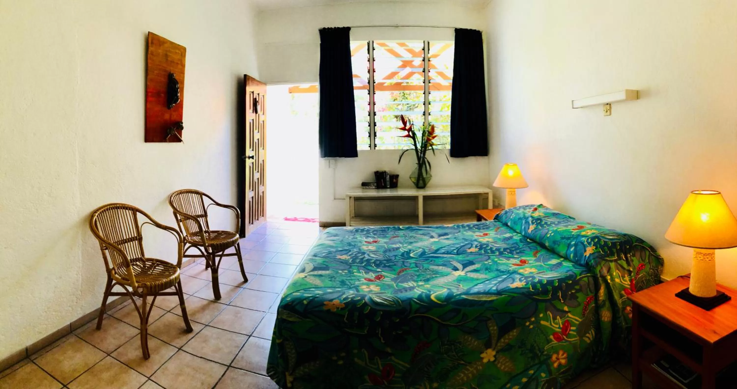 Photo of the whole room, Bed in Hotel Santo Vanuatu