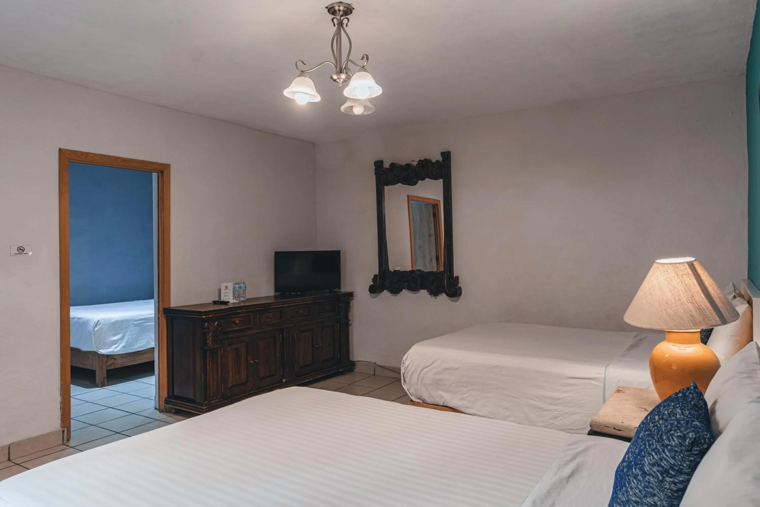 Photo of the whole room in Hotel Casa Santamaría