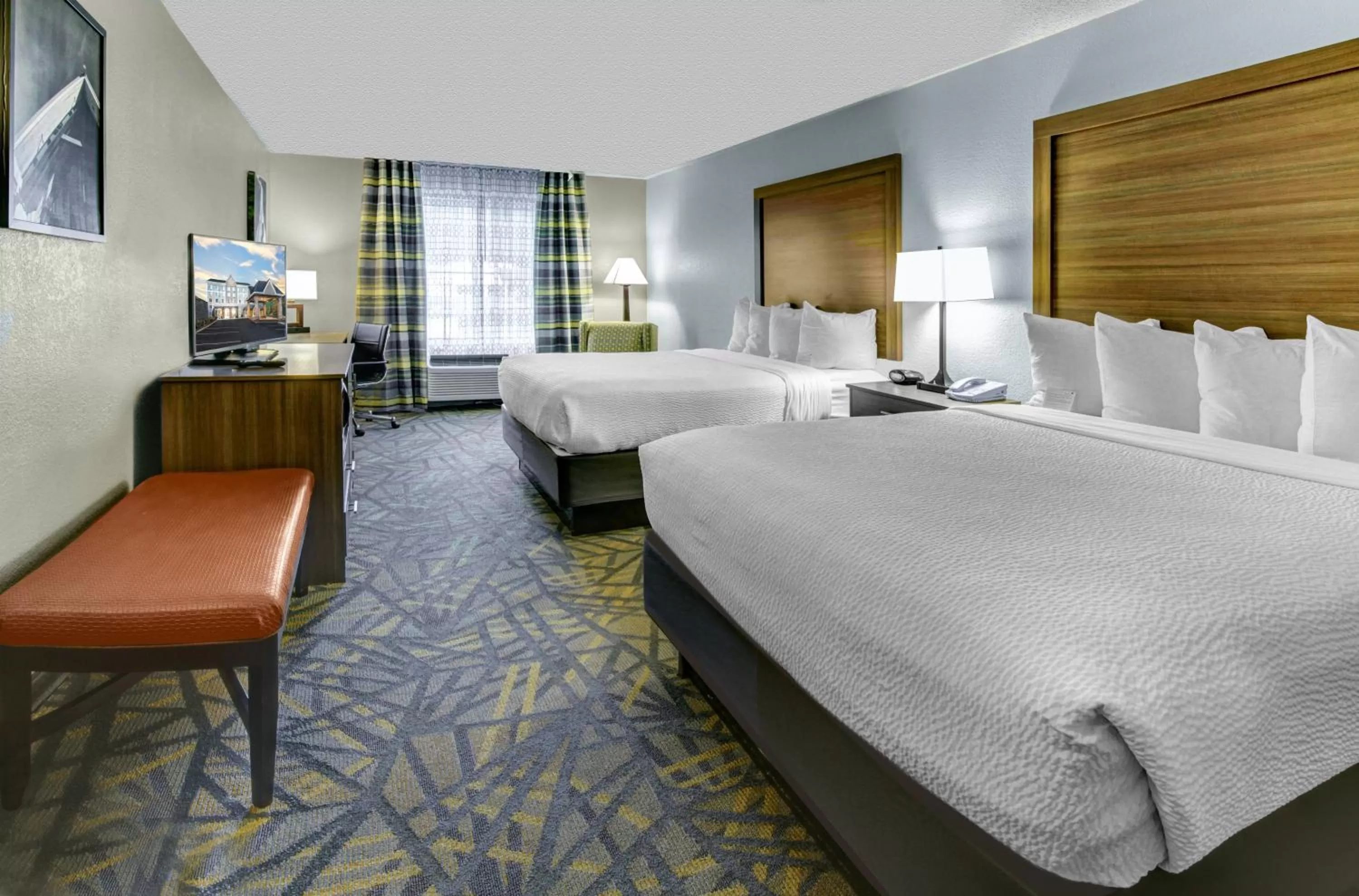 Bedroom, Bed in Country Inn & Suites by Radisson Asheville Downtown Tunnel Road