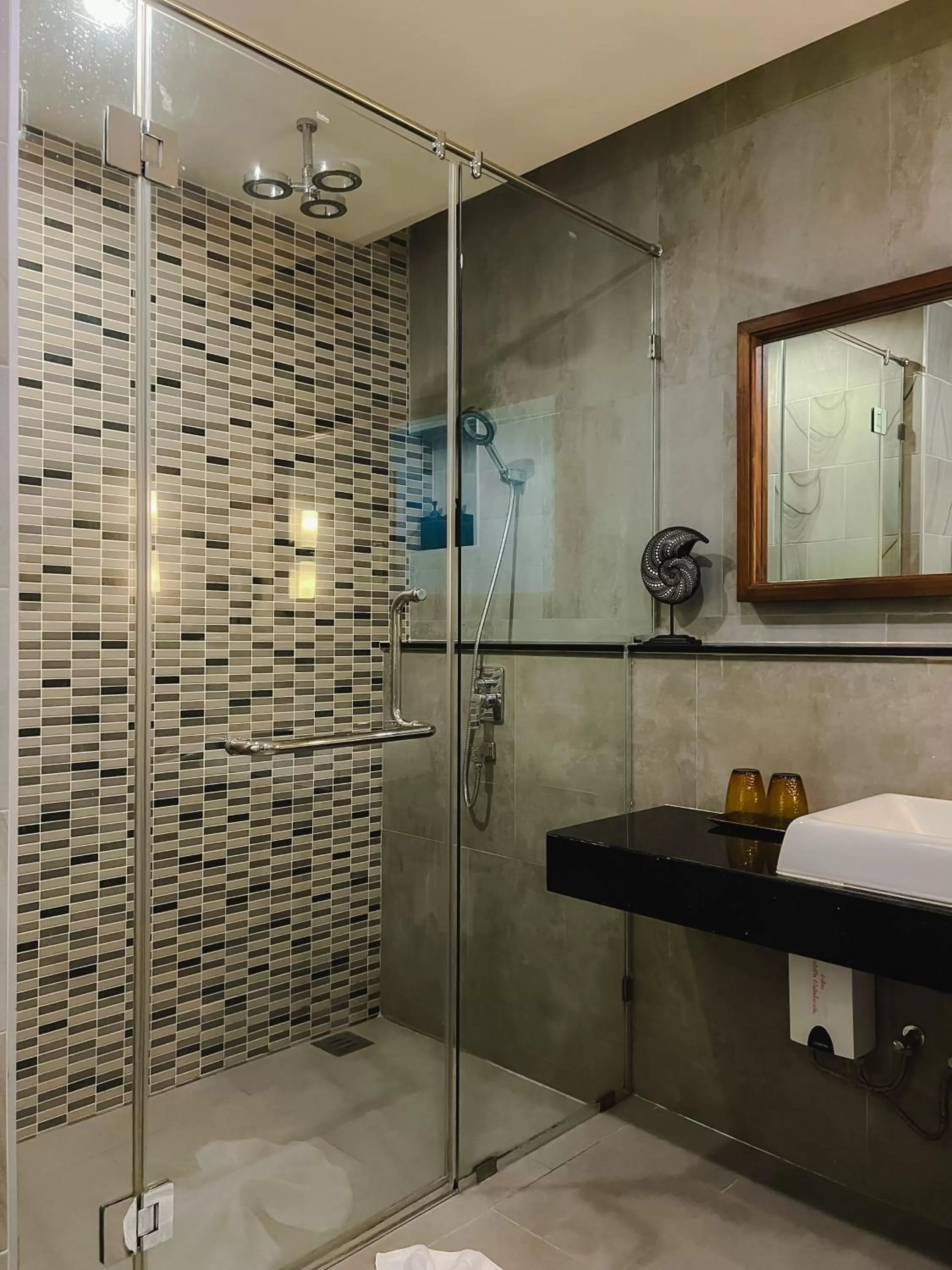 Shower in Aonang Phu Pi Maan Resort & Spa