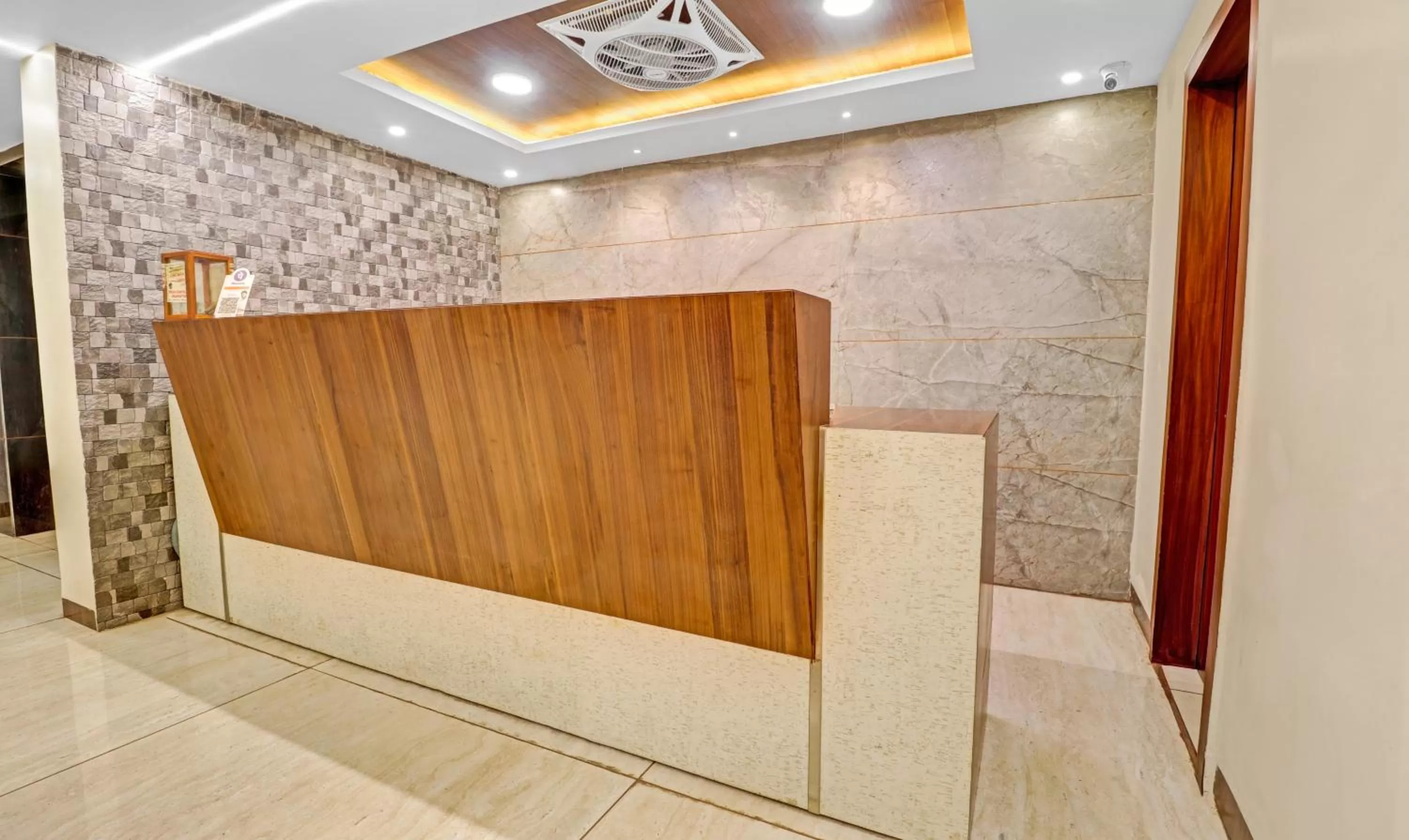 Itsy By Treebo - G Square