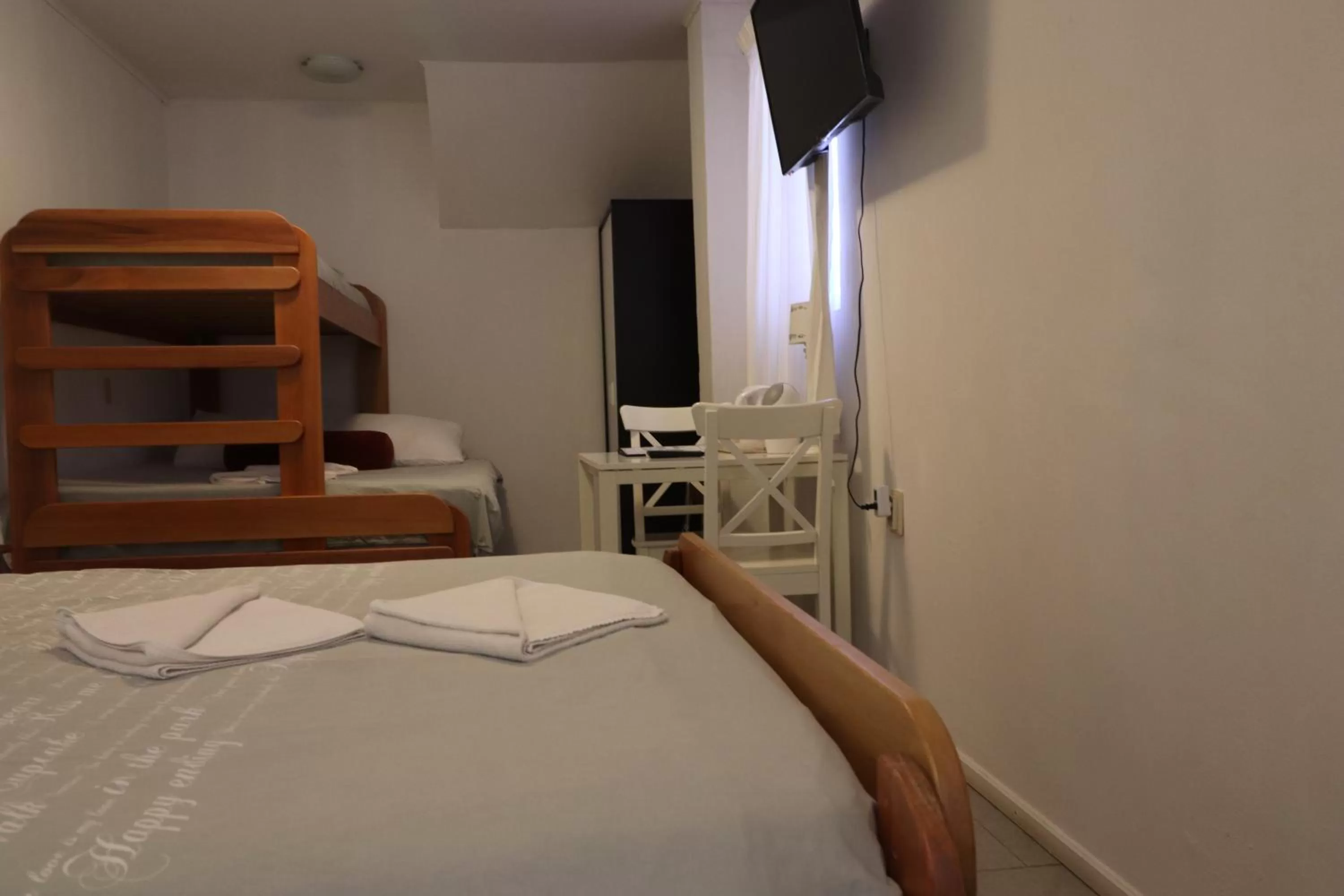 bunk bed in Holland Lodge Paramaribo