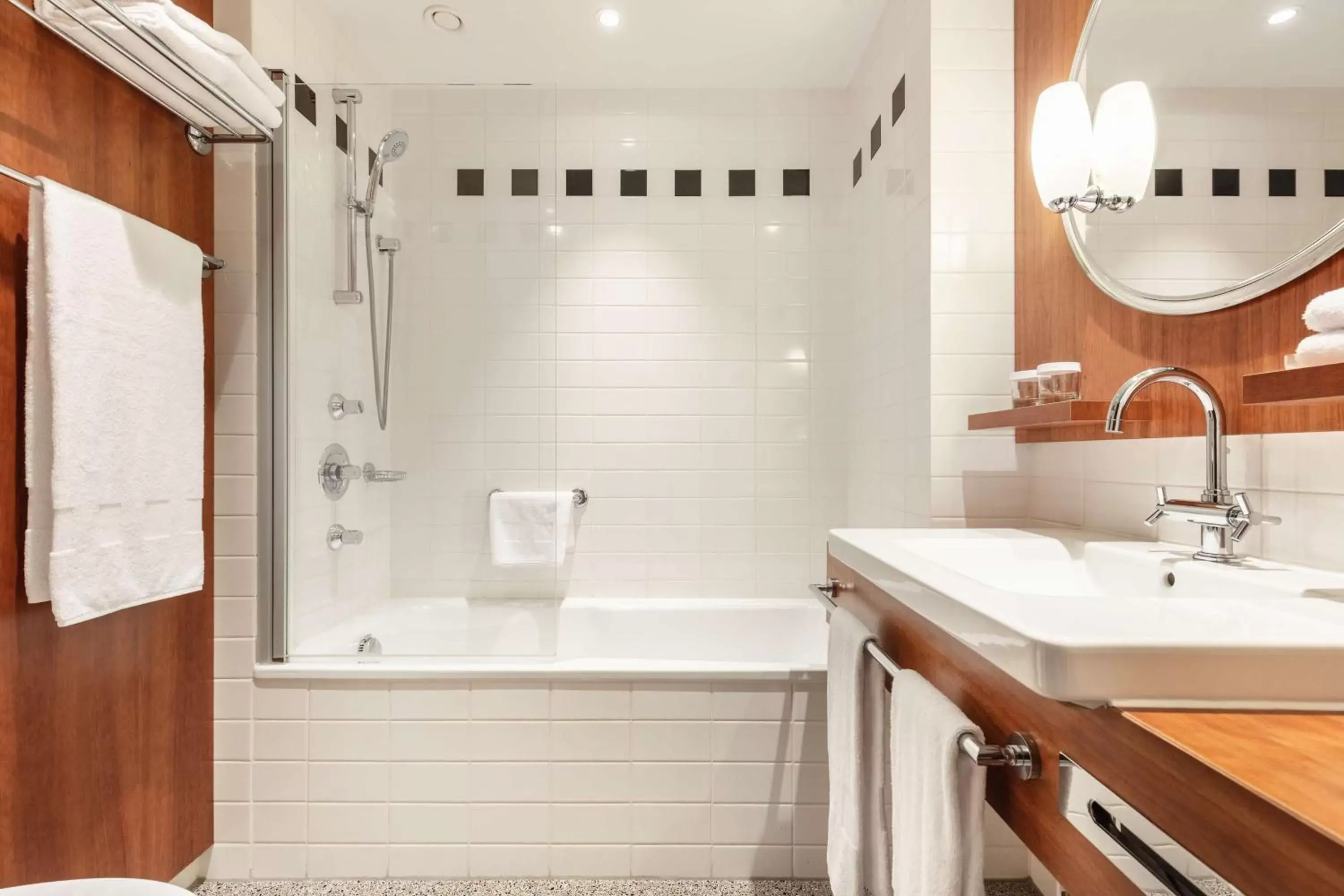 Deluxe Twin Room in Hilton Amsterdam Deluxe Twin Room in Hilton Amsterdam