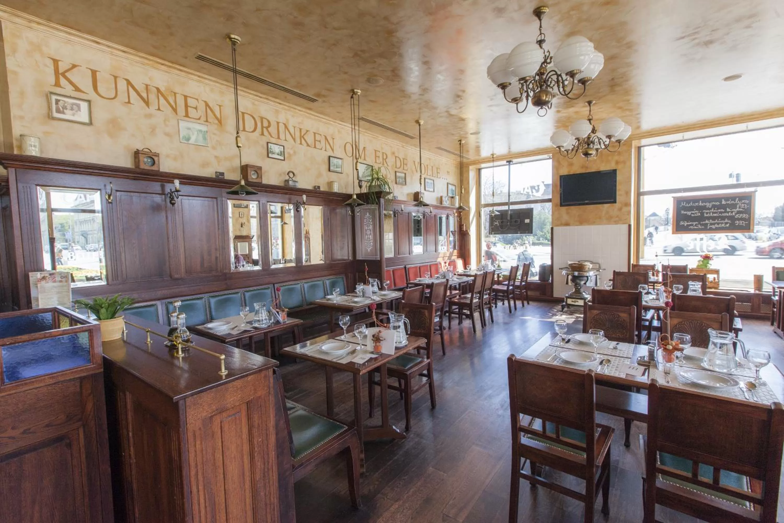 Restaurant/places to eat in Danubius Hotel Raba