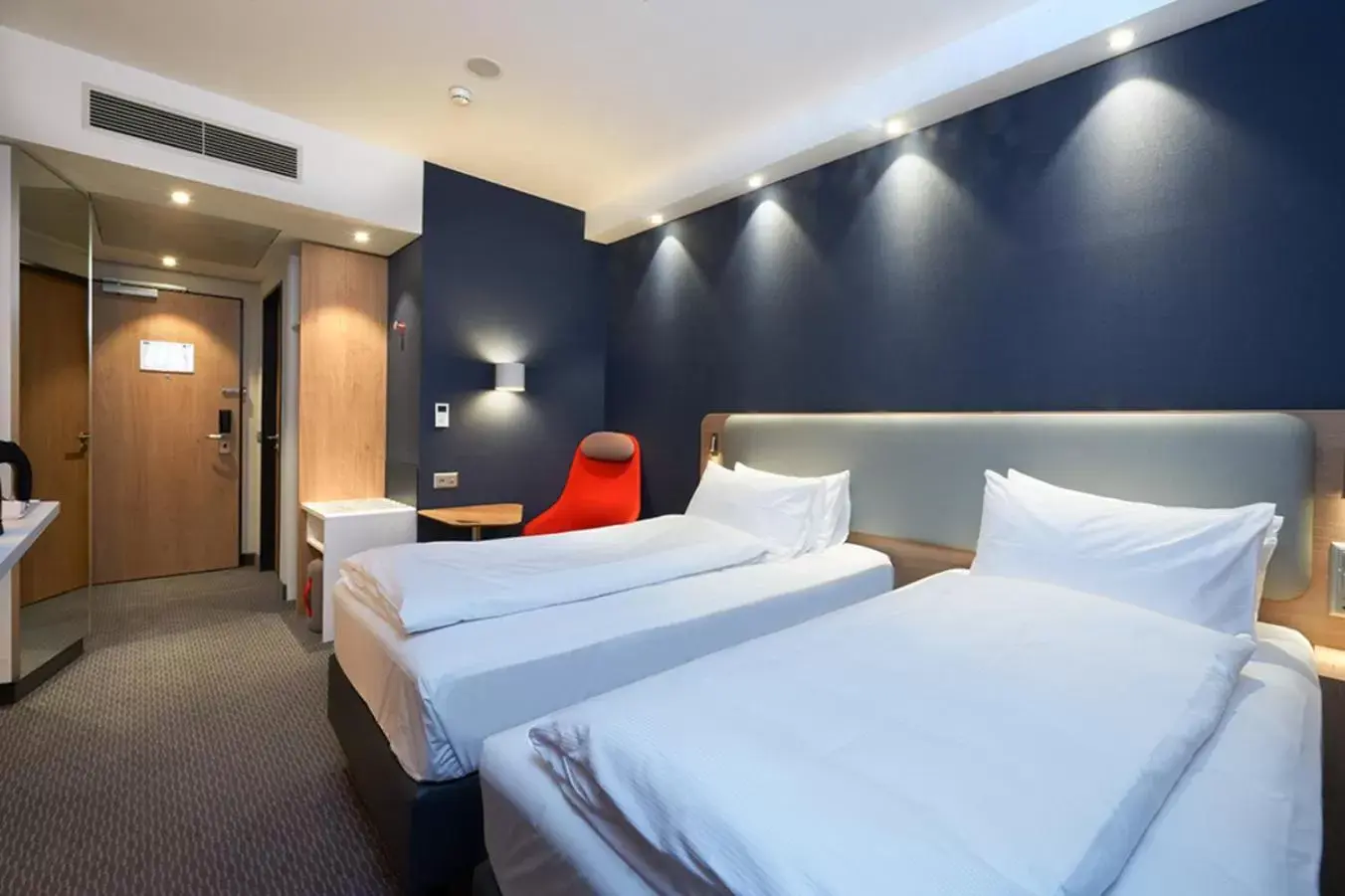 Standard Room with Two Single Beds in Holiday Inn Express & Suites - Basel - Allschwil by IHG Standard Room with Two Single Beds in Holiday Inn Express & Suites - Basel - Allschwil by IHG