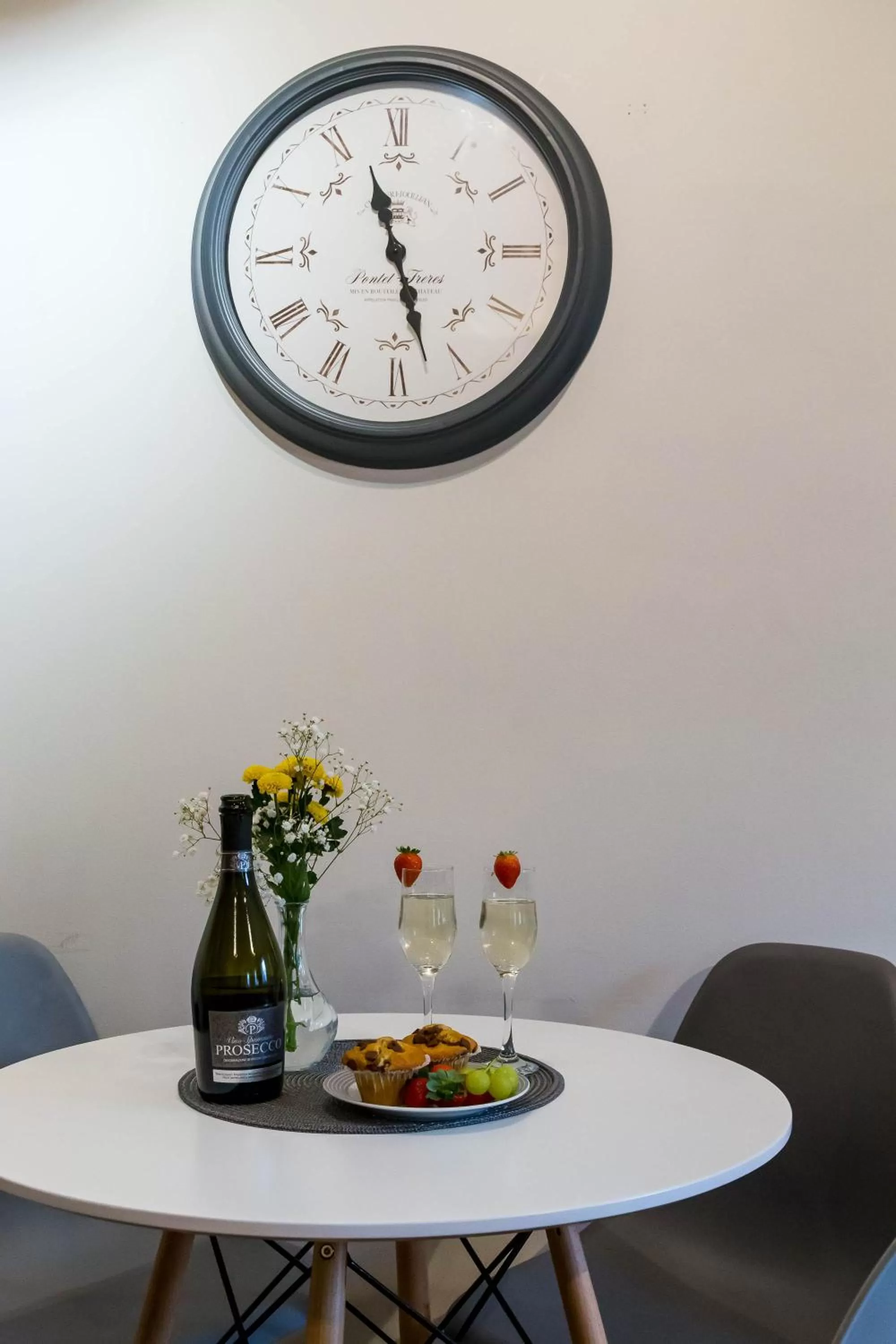 Seating area in Goodramgate Apartments
