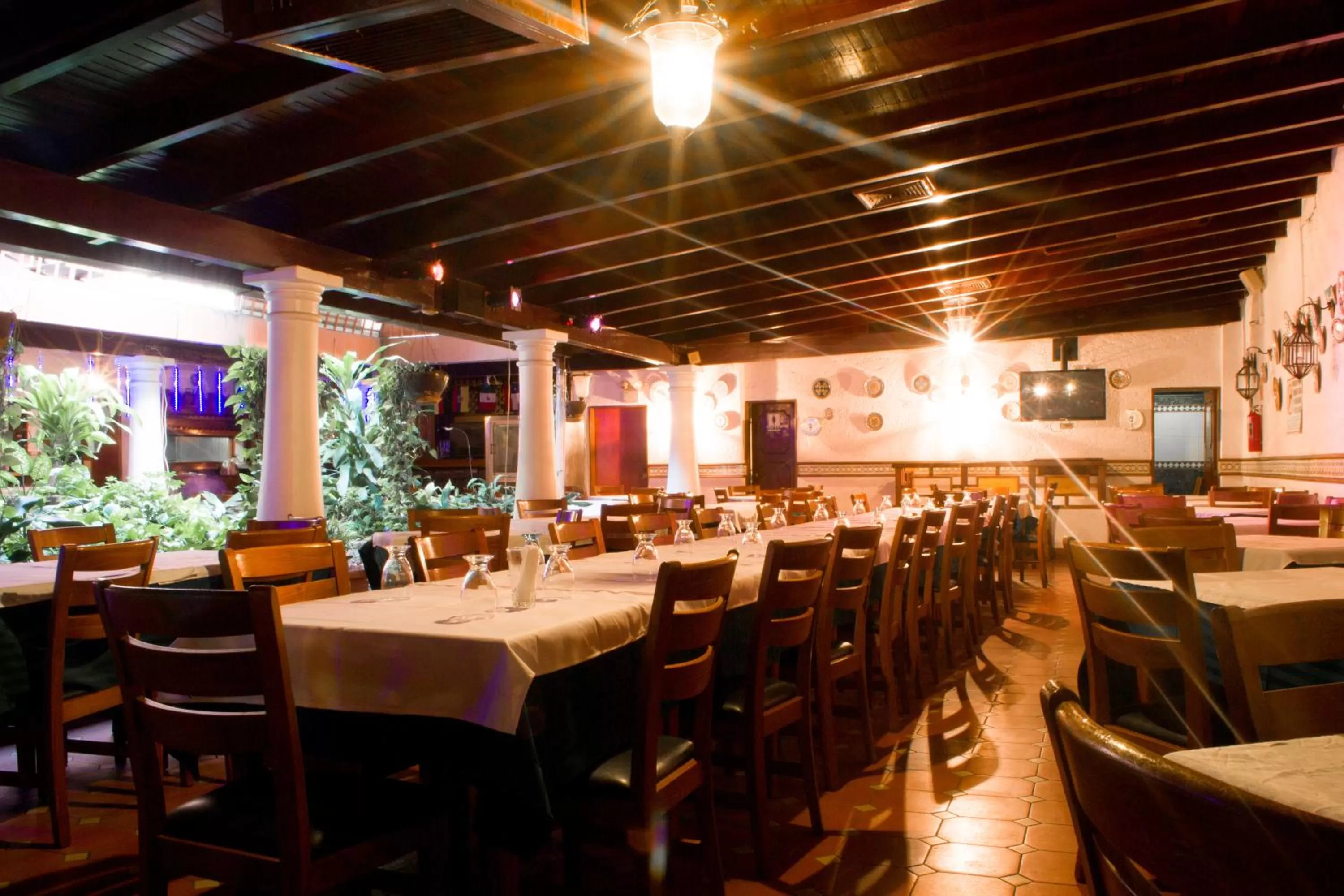 Restaurant/places to eat in Hotel El Arroyo