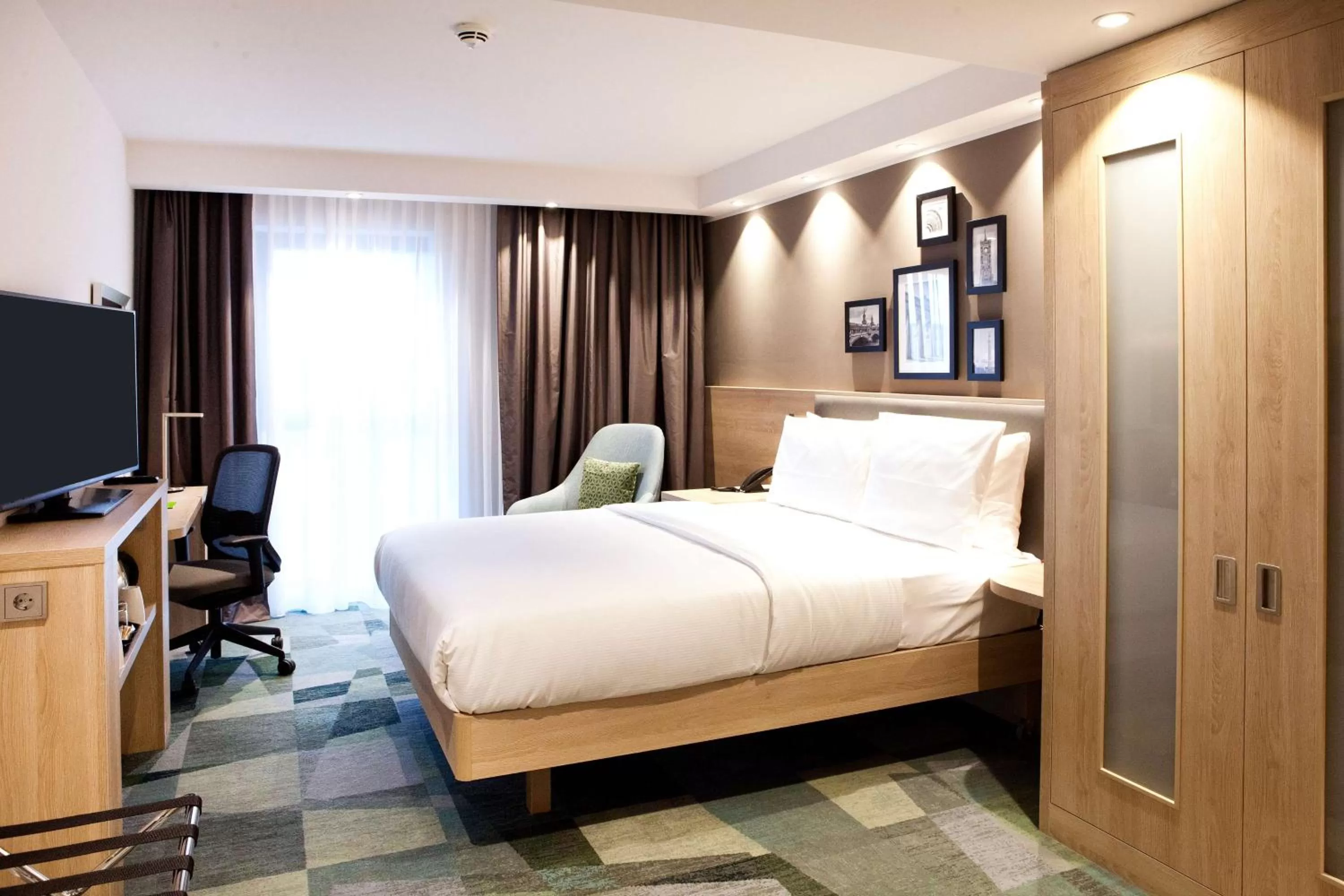 Bed in Hampton By Hilton Berlin City East Side Gallery