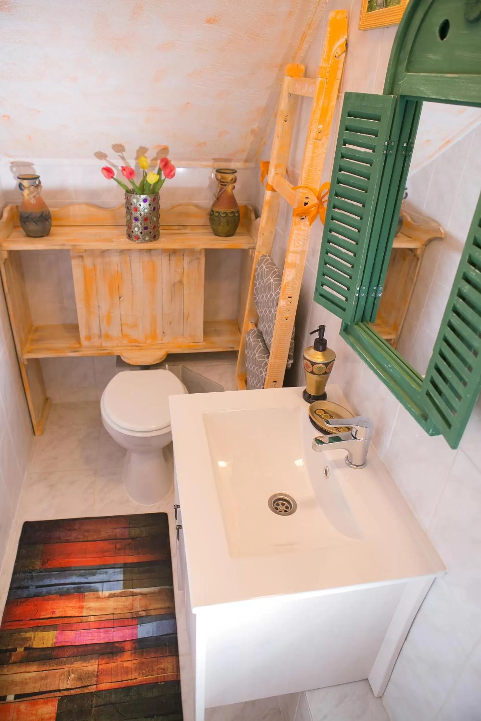 Bathroom in Green Park Villa