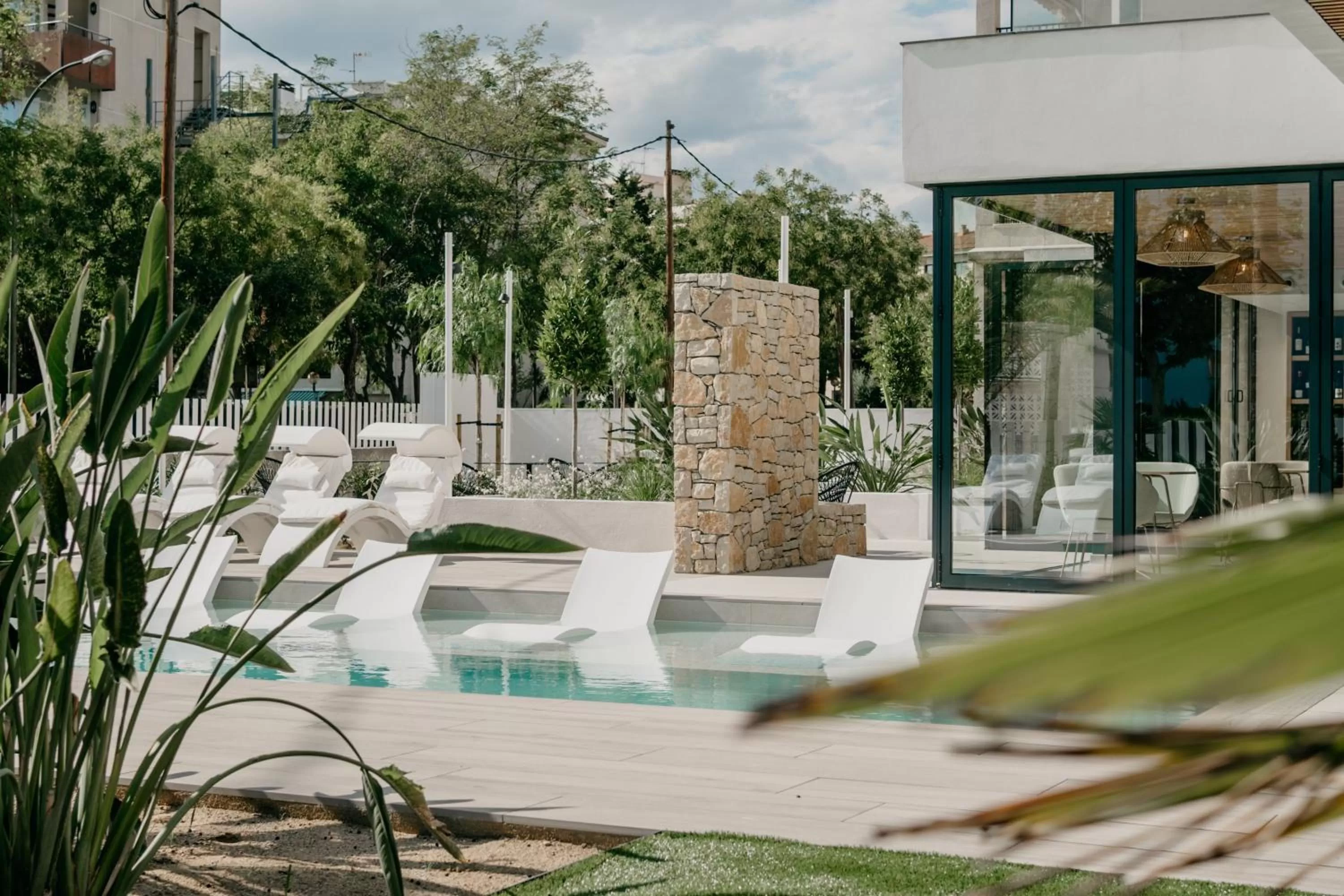 Property building in Instants Boutique Hotel