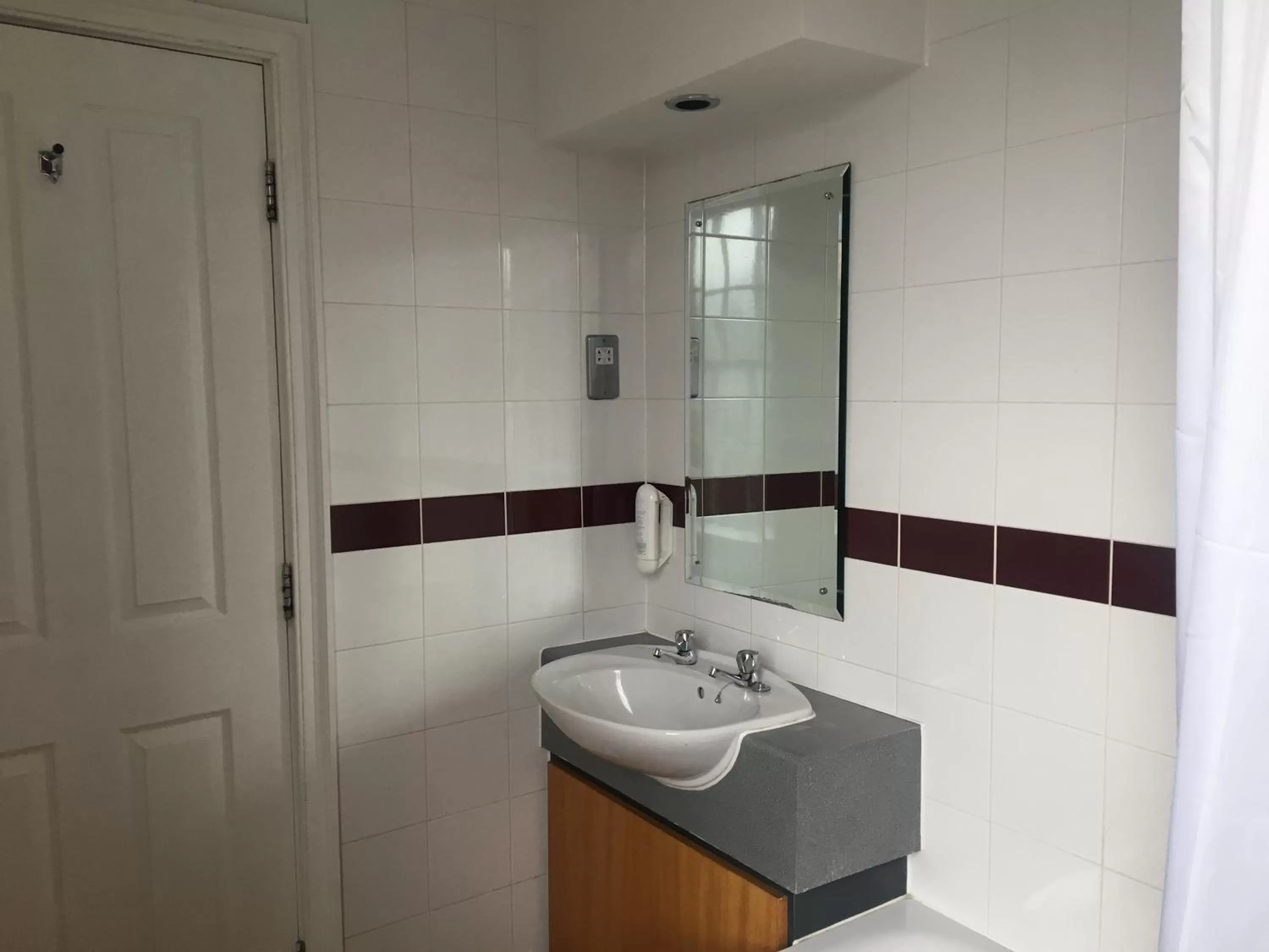 Toilet, Bathroom in The Catherine Wheel Wetherspoon Hotel