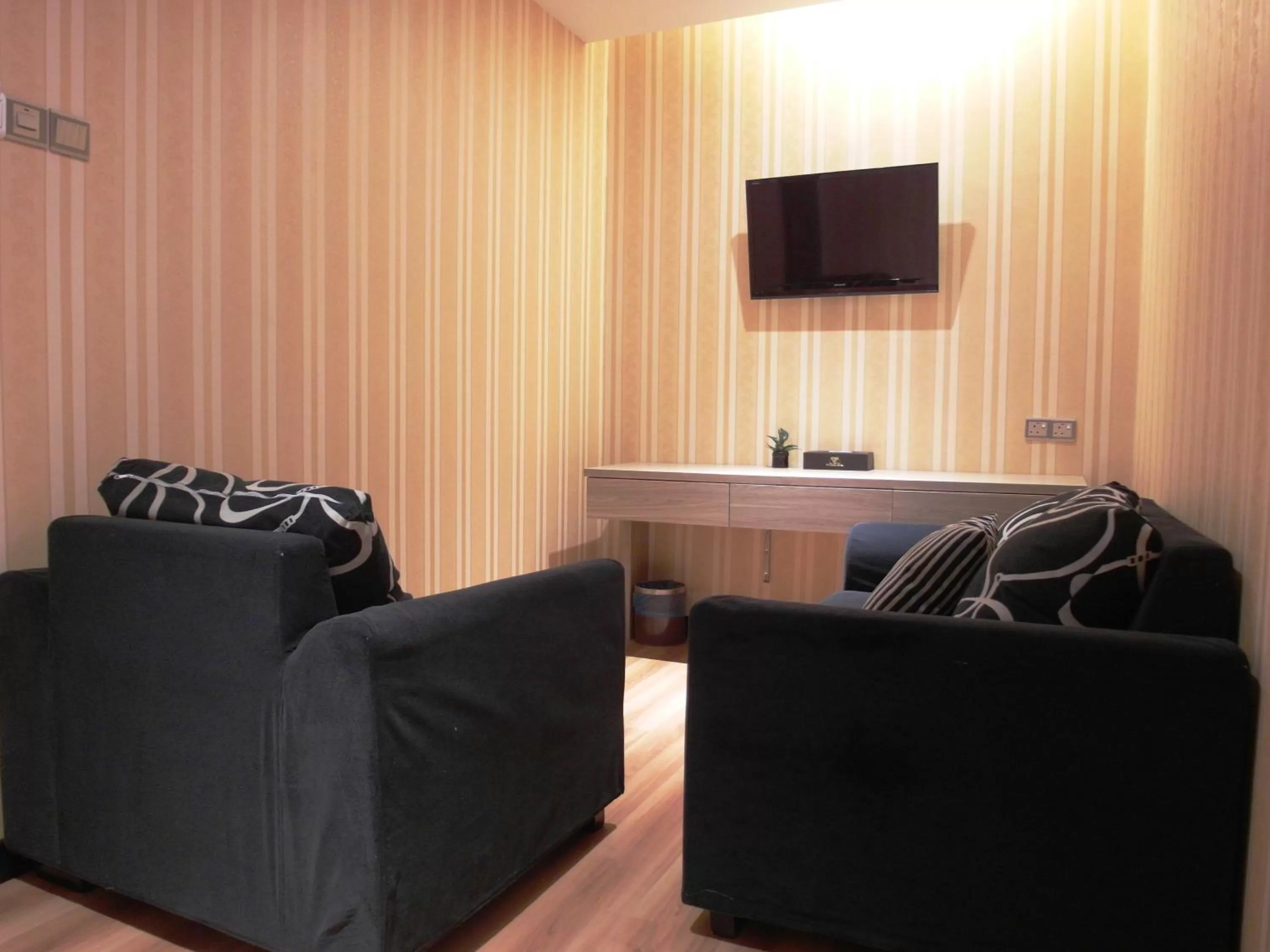 Living room in Mandarin Hotel Kota Kinabalu