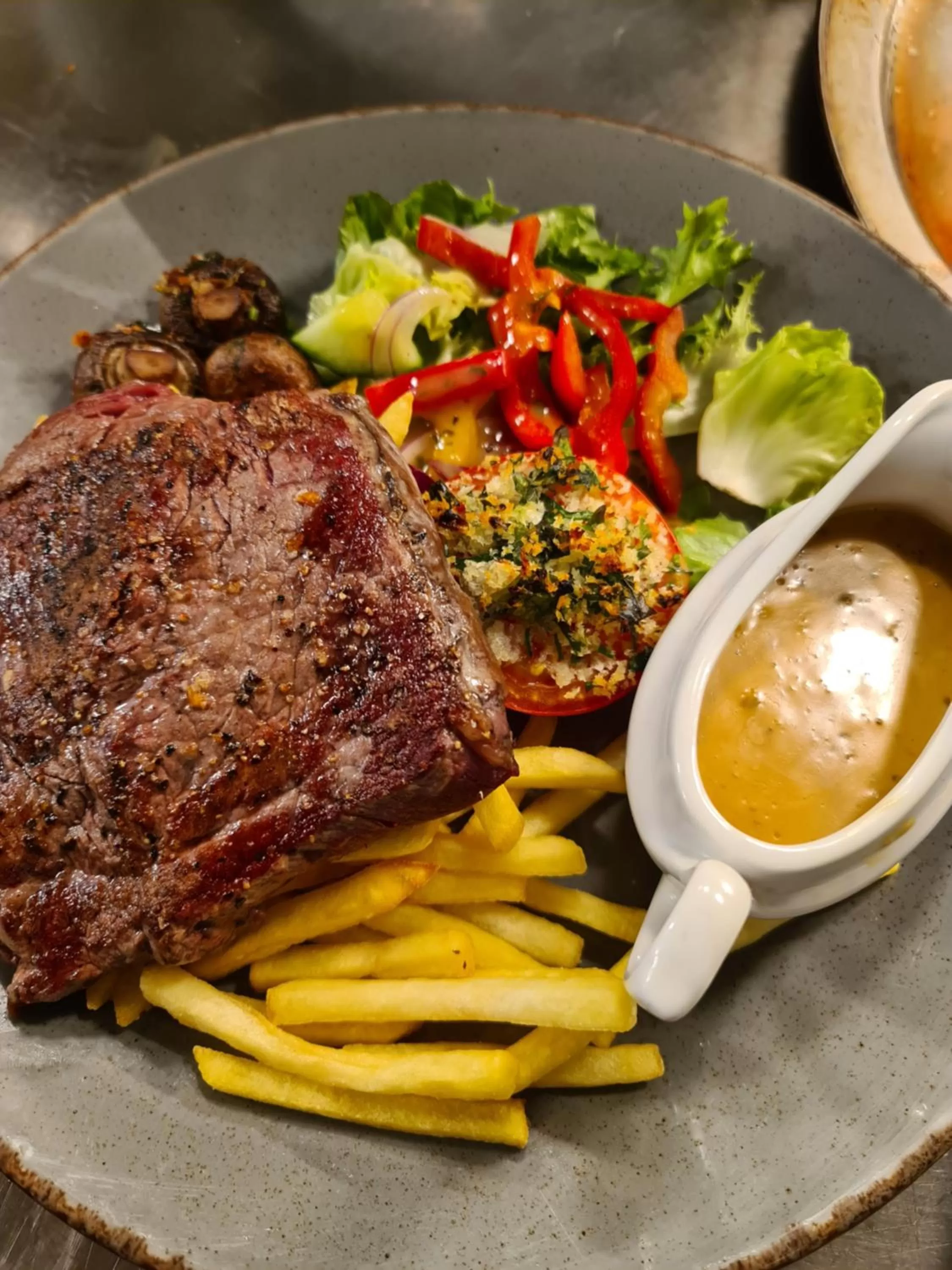 Restaurant/places to eat in The Lamb and Flag Inn