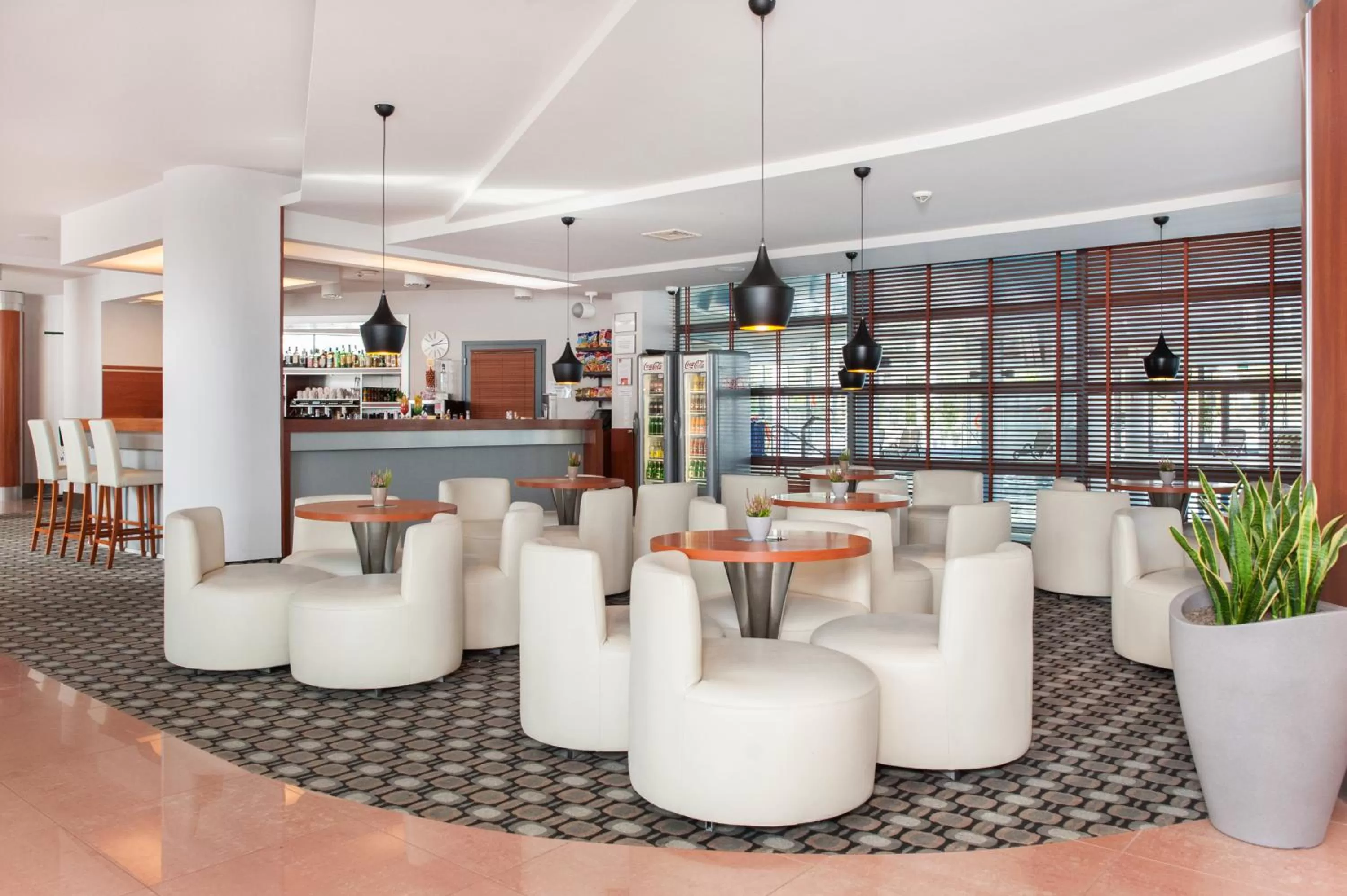 Lounge or bar, Lounge/Bar in Ikar Plaza