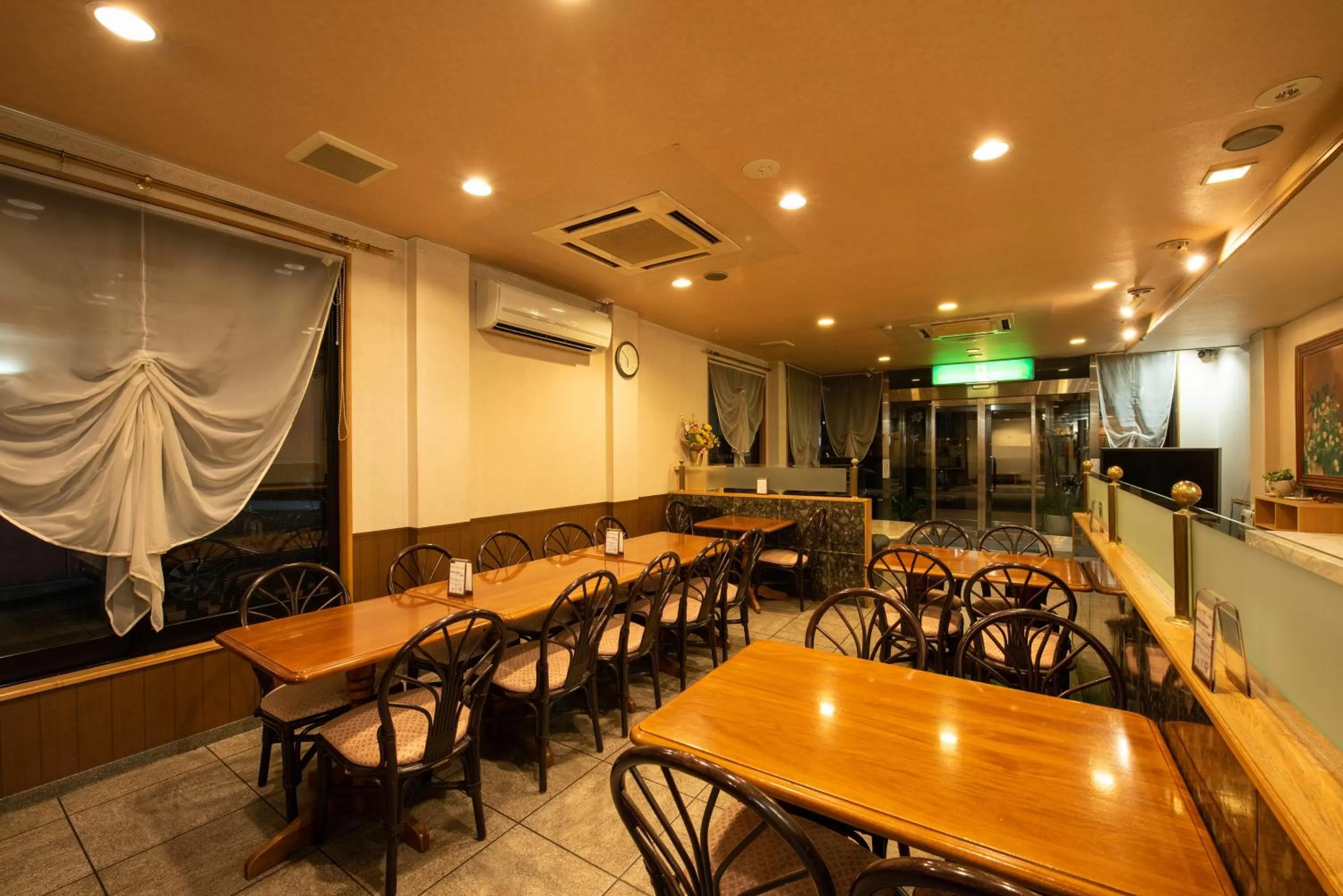 Communal lounge/ TV room in Hotel Hana