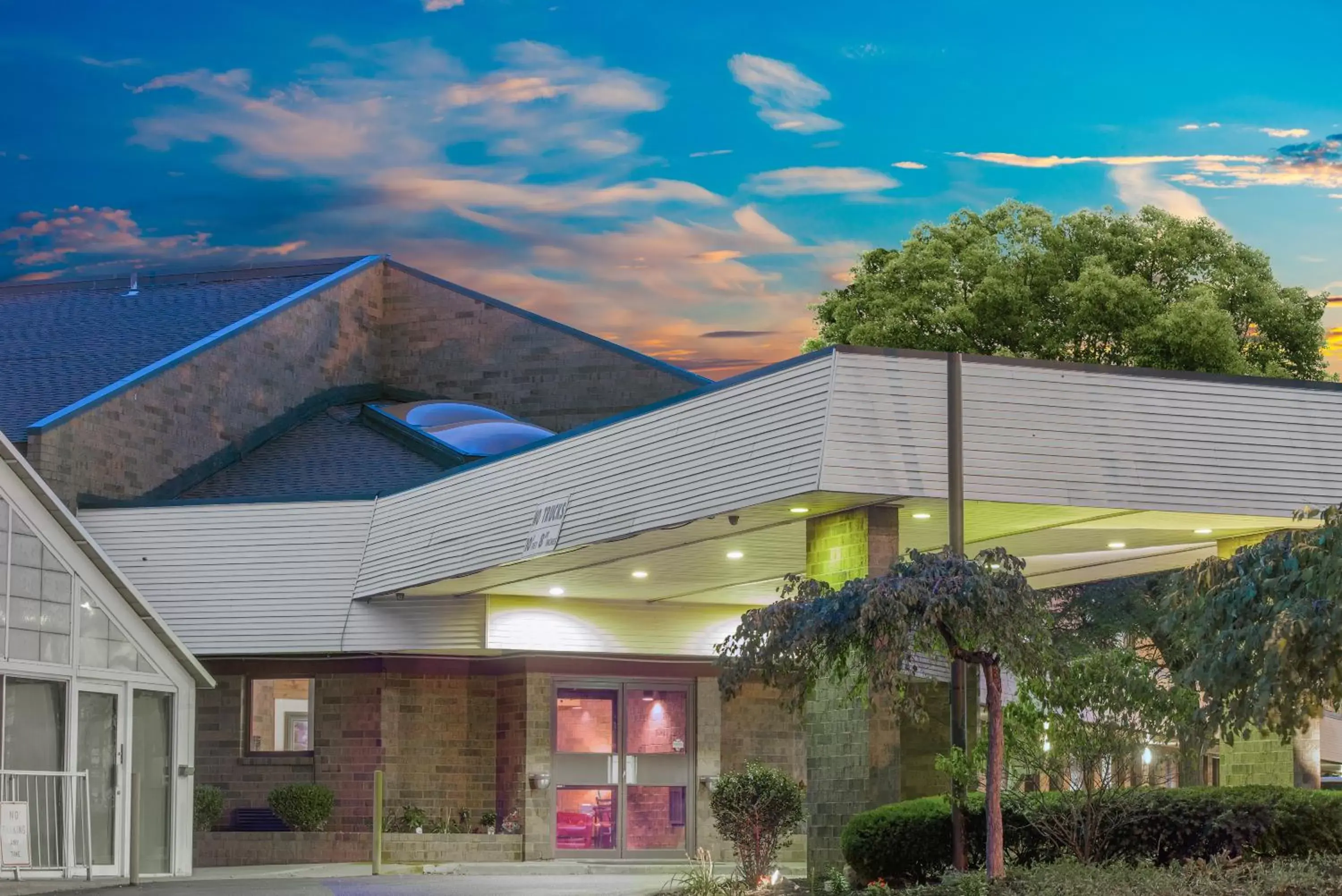 Skylight Inn Willoughby - Cleveland Mentor Skylight Inn Willoughby - Cleveland Mentor