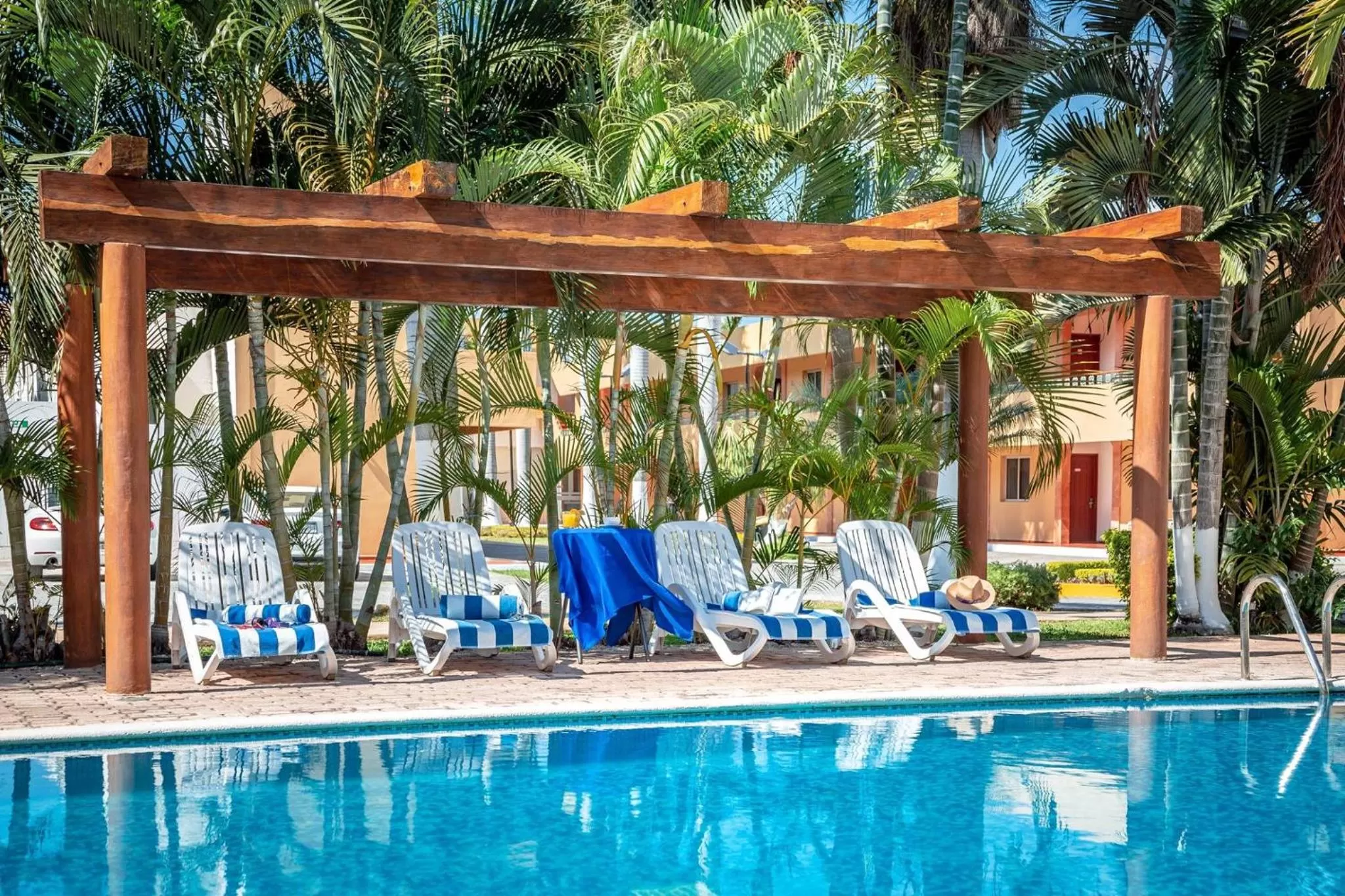 Property building in Tecnohotel Itzáes