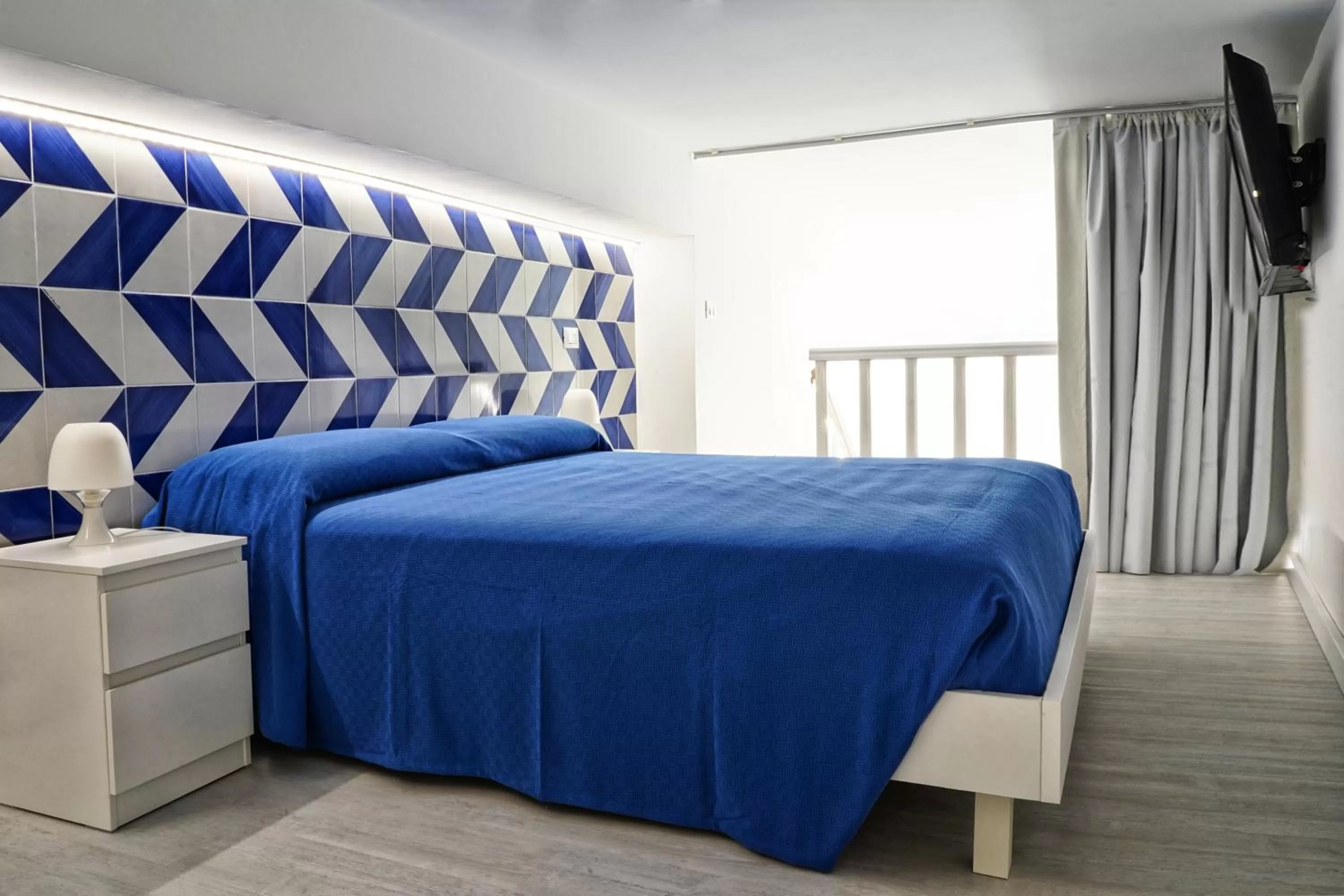 Bed in Lo Scoglio della Formica B&B