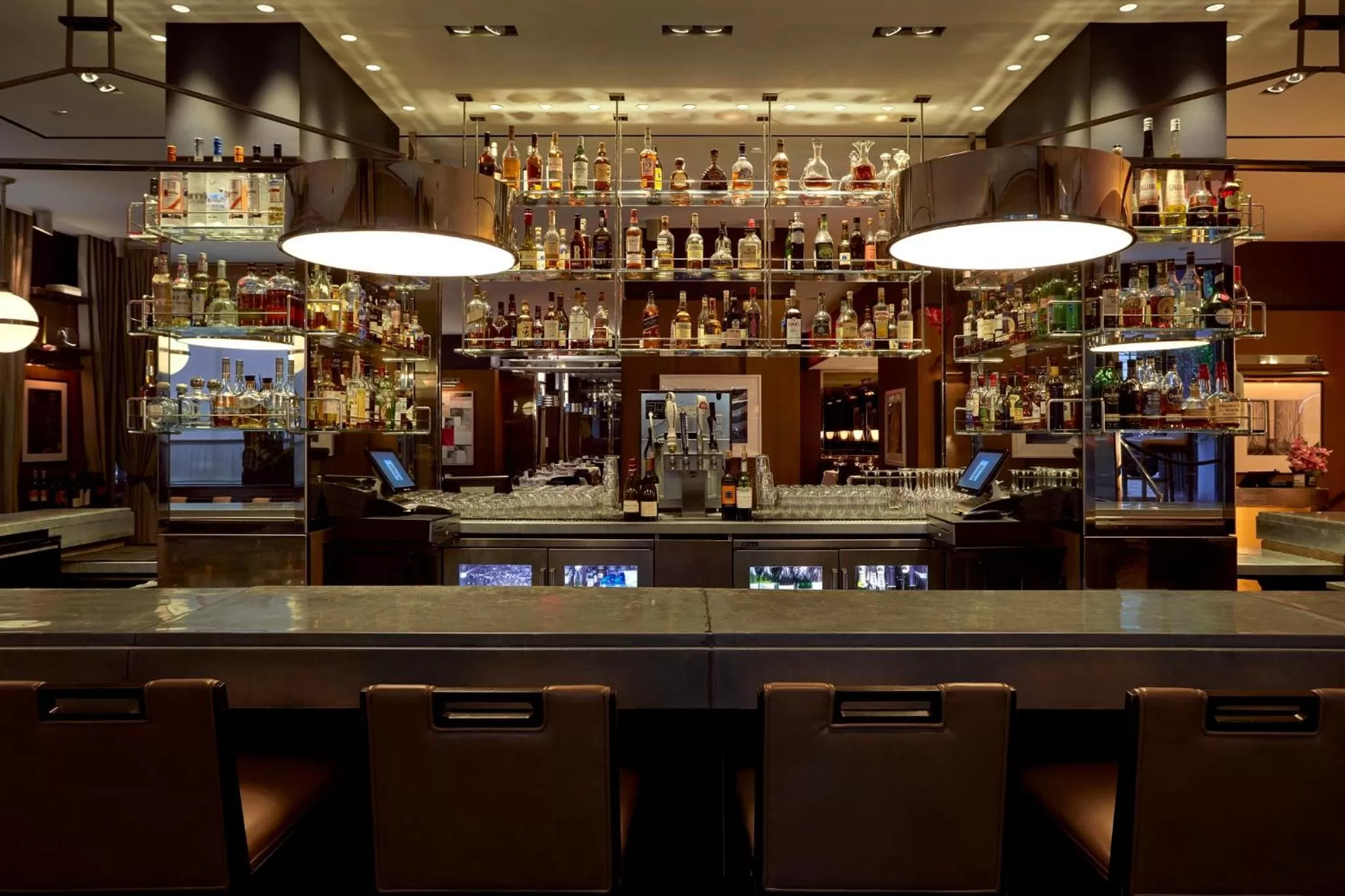 Lounge or bar in Loews Regency New York Hotel