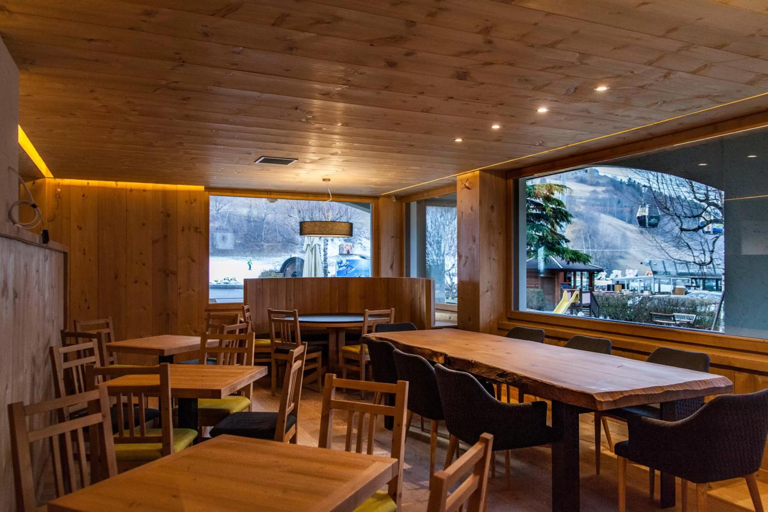 Restaurant/places to eat in Hotel Nevada