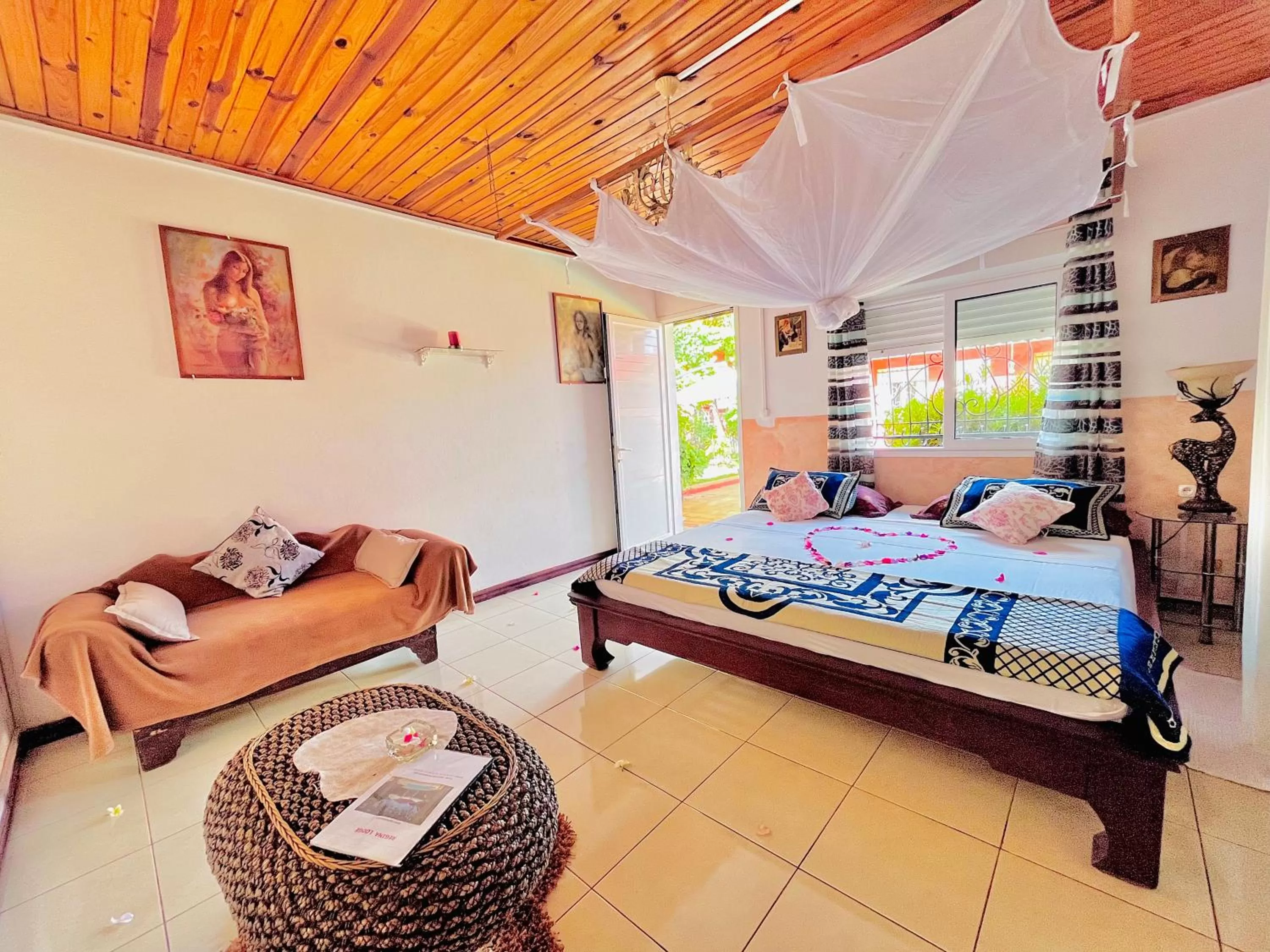 Bedroom, Bed in Régina Lodge Diégo Suarez Madagascar