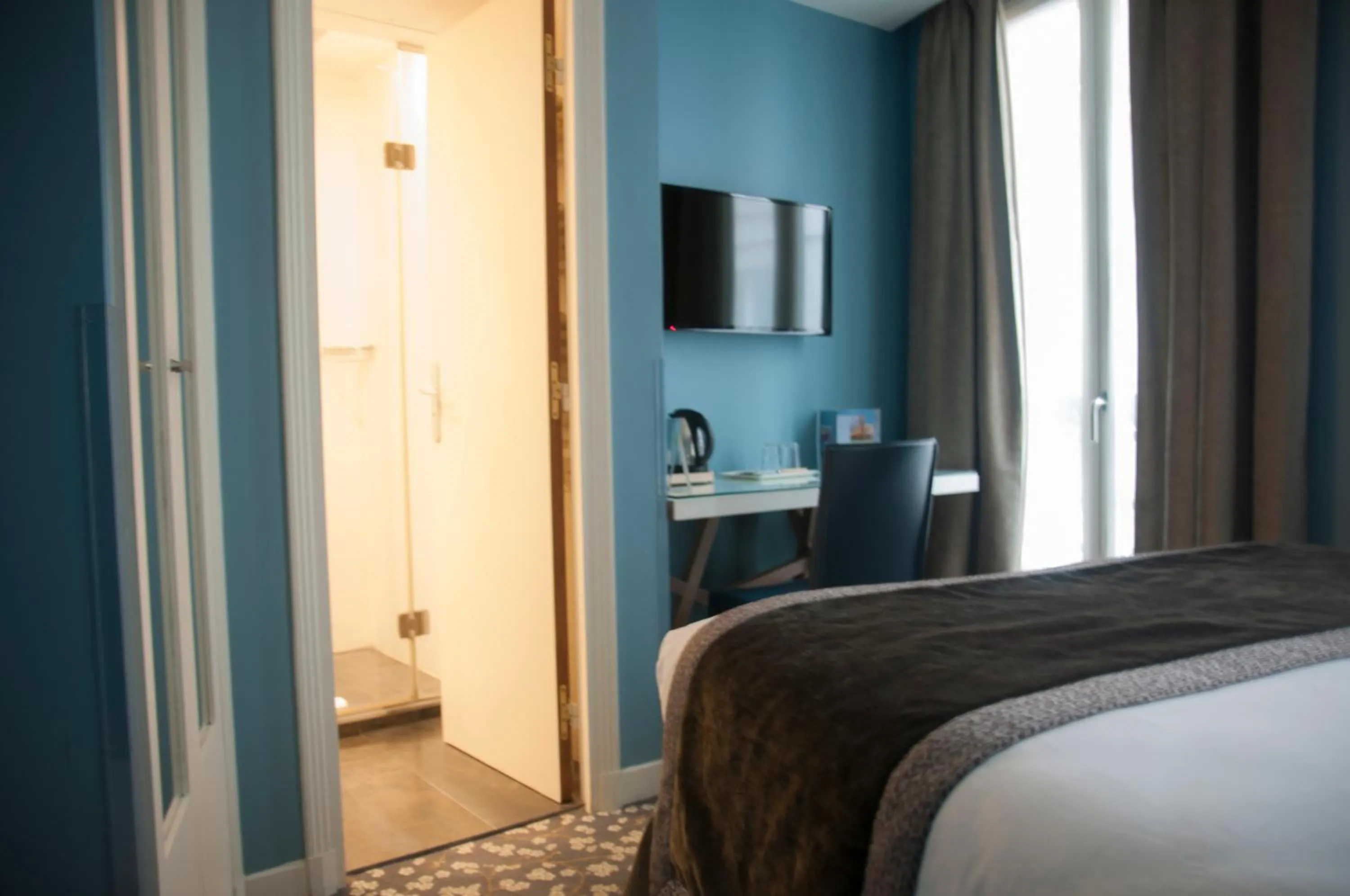 Photo of the whole room, Bed in Grand Hôtel Malher