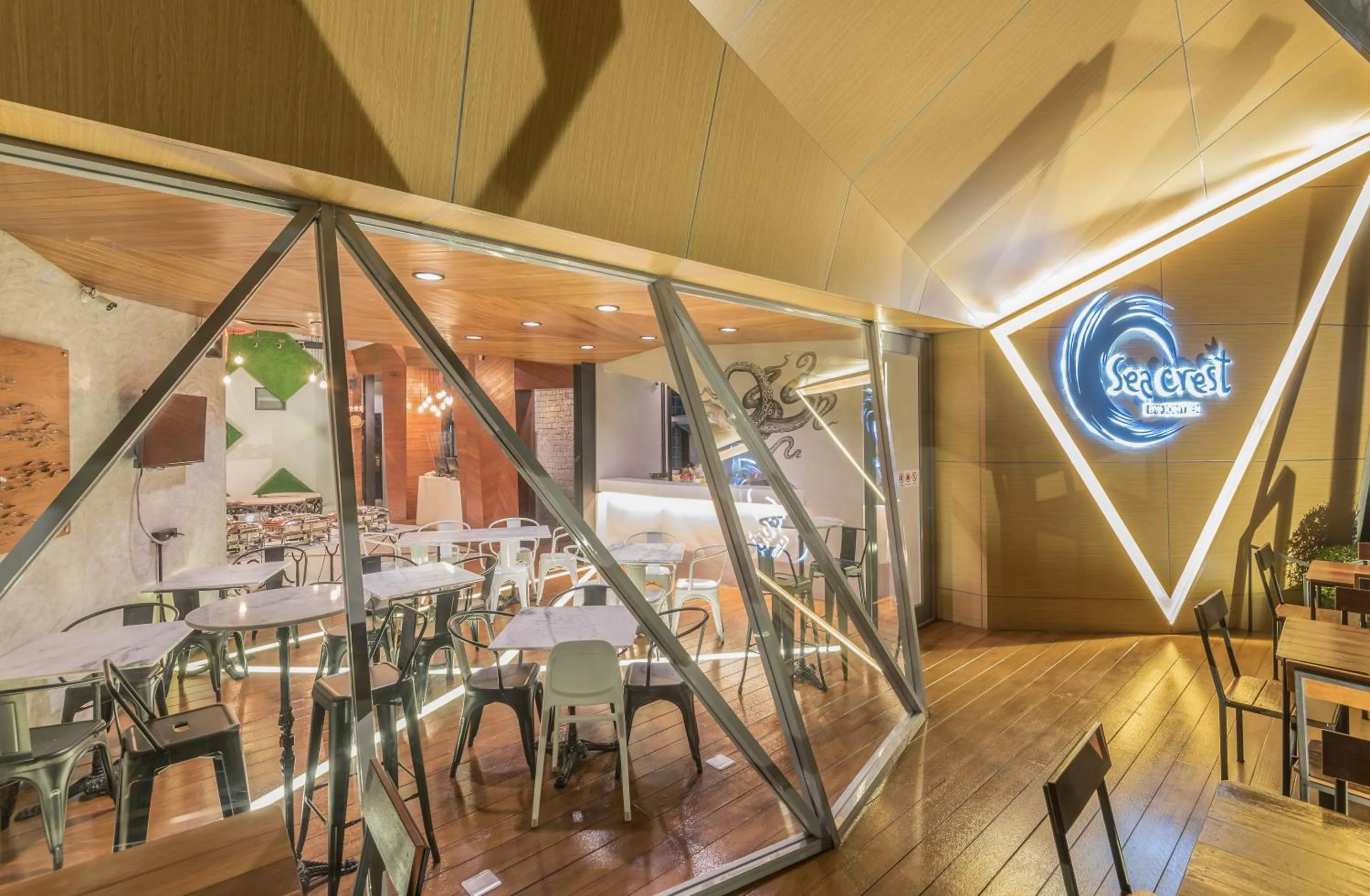 Restaurant/places to eat in Sea Crest by Jomtien