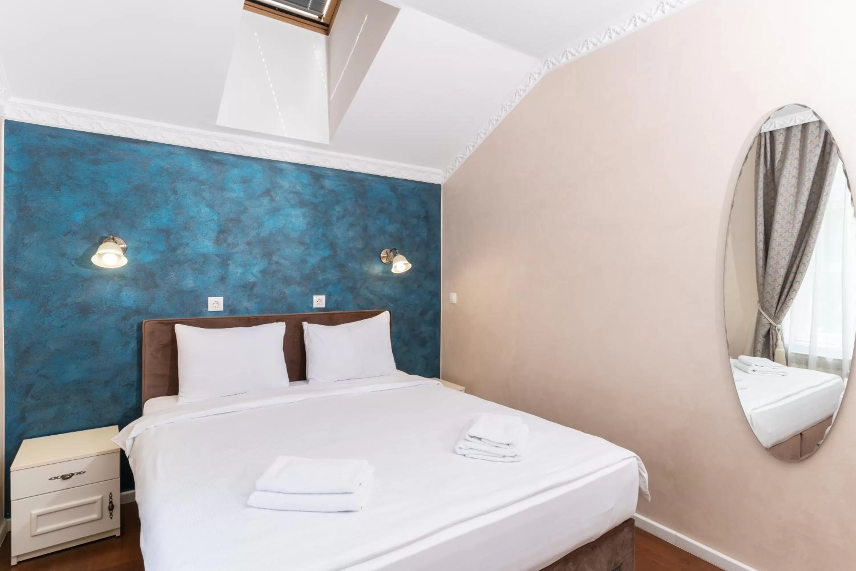 Bedroom, Bed in Ornament Hotel