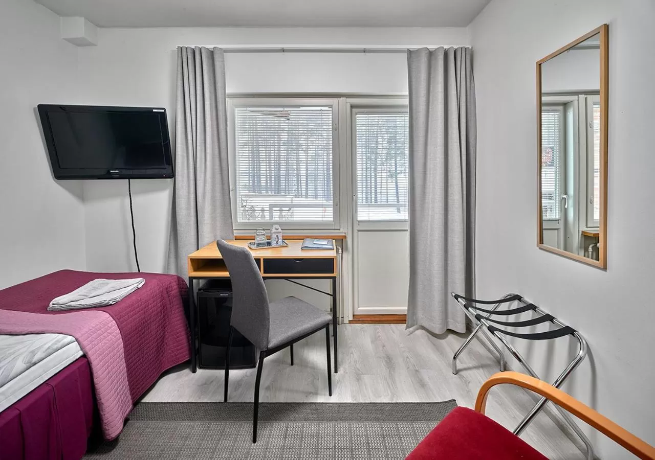 Photo of the whole room, Bed in Hotelli-Ravintola Gasthaus Lohja