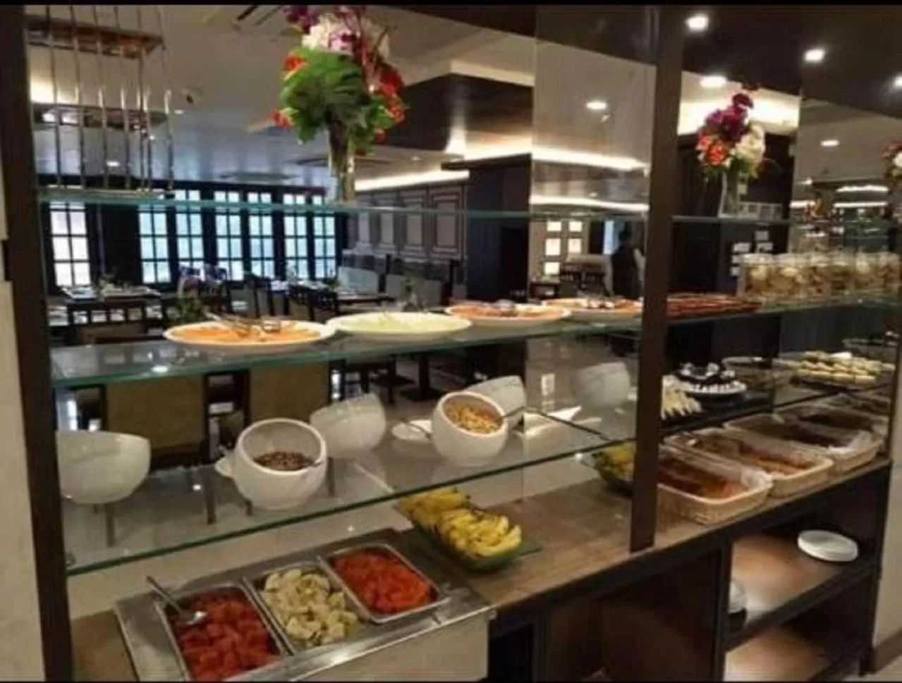 Restaurant/places to eat in Hotel Atithi