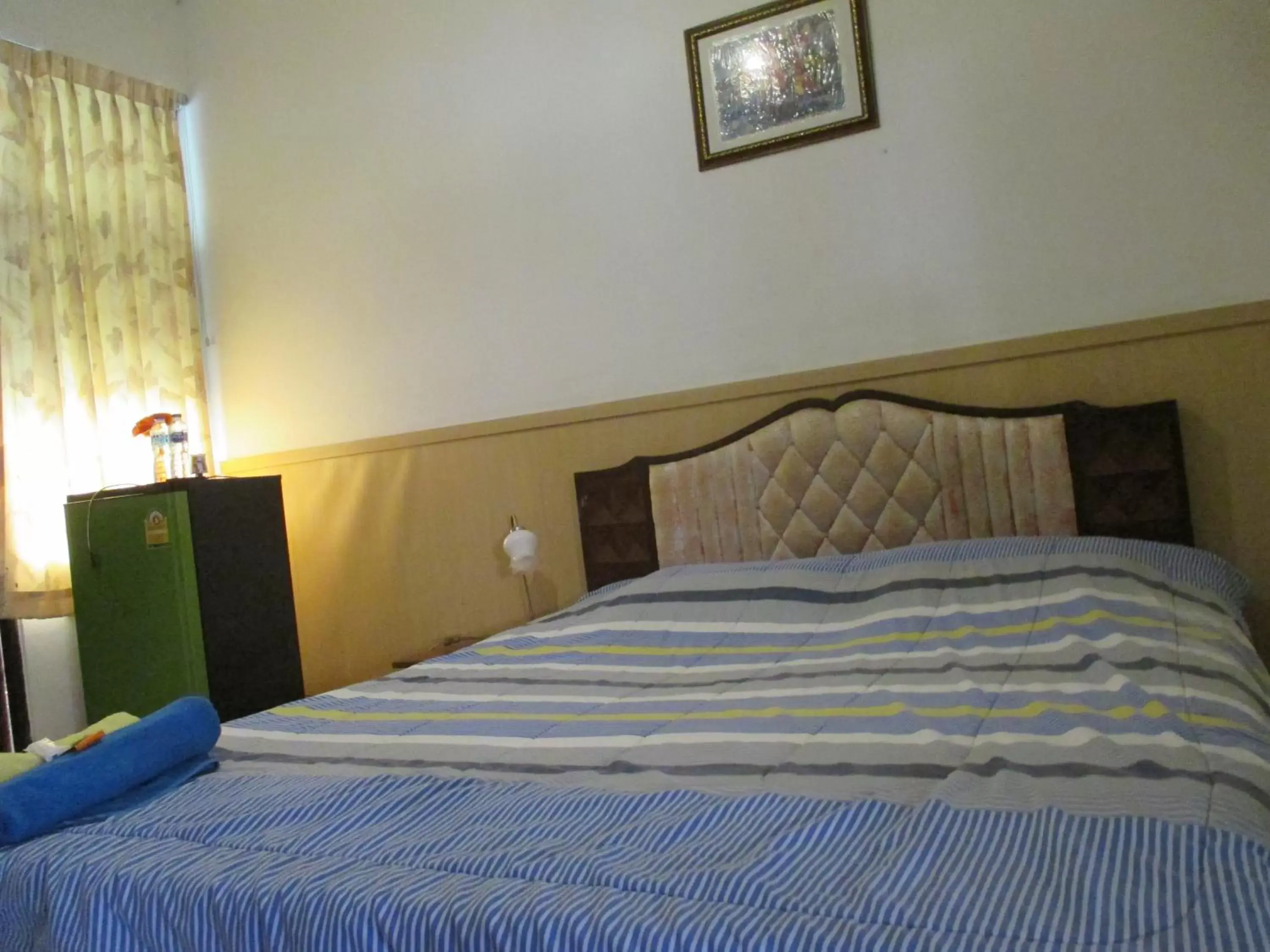 Small Double Room - single occupancy in Sataya Apartment Small Double Room - single occupancy in Sataya Apartment