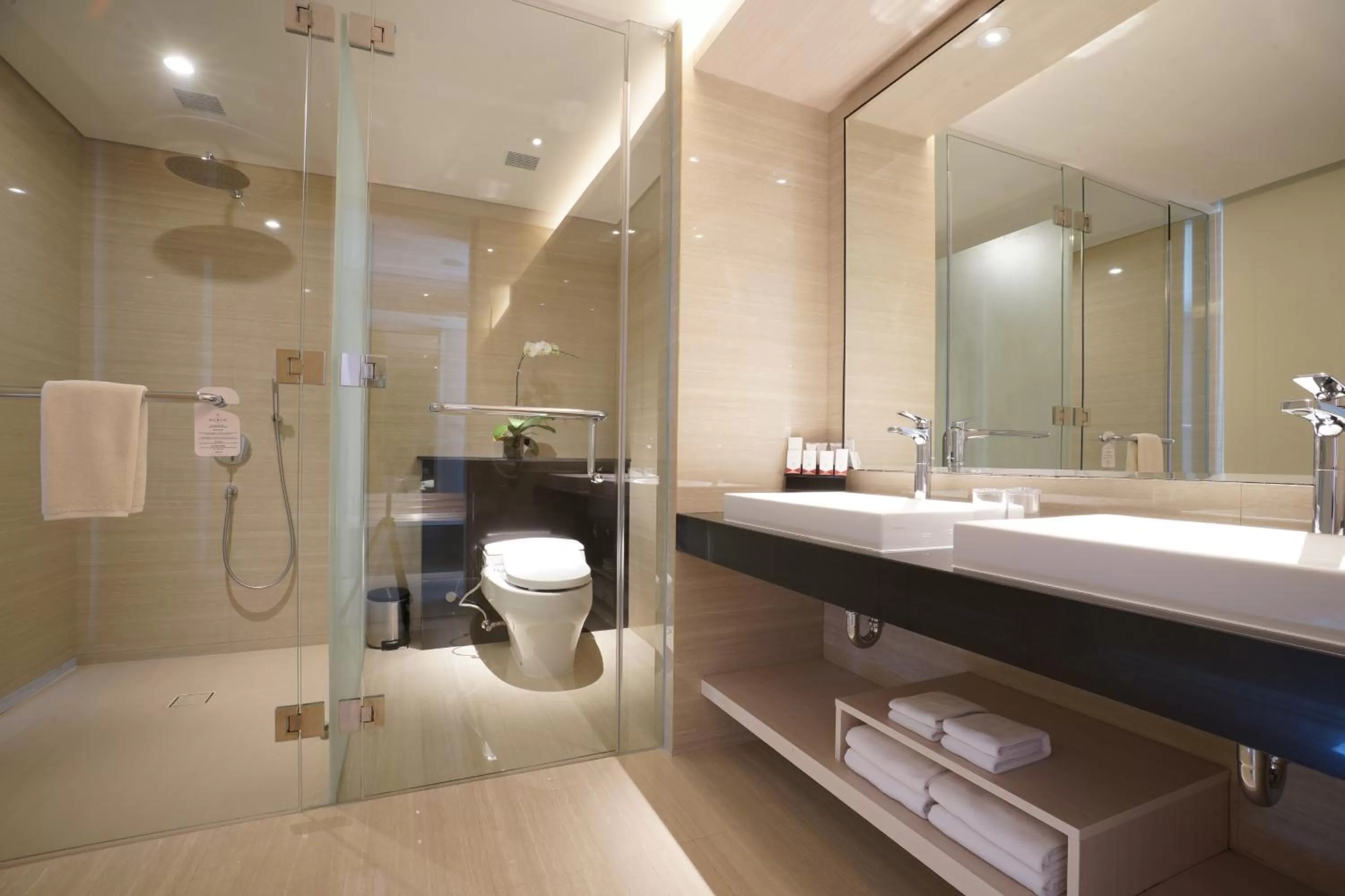 Shower in The Margo Hotel