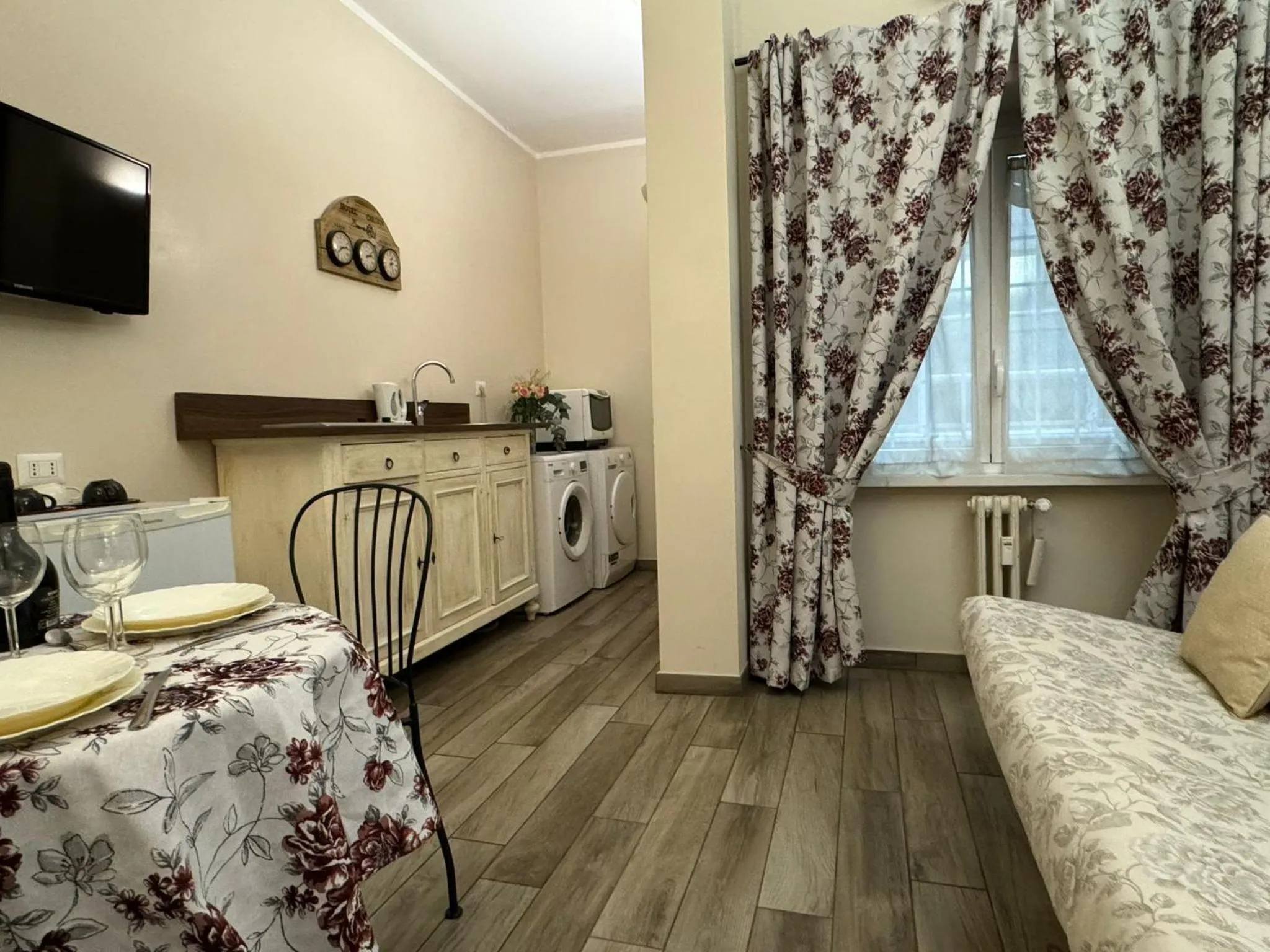 Kitchen or kitchenette, Bed in Casa Tua Vaticano Guest House