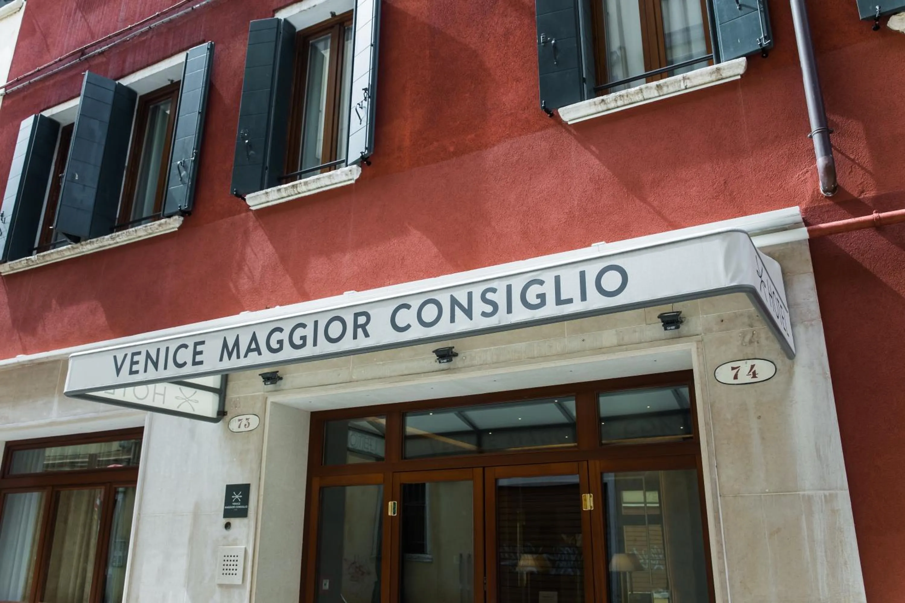 Facade/entrance in Venice Maggior Consiglio