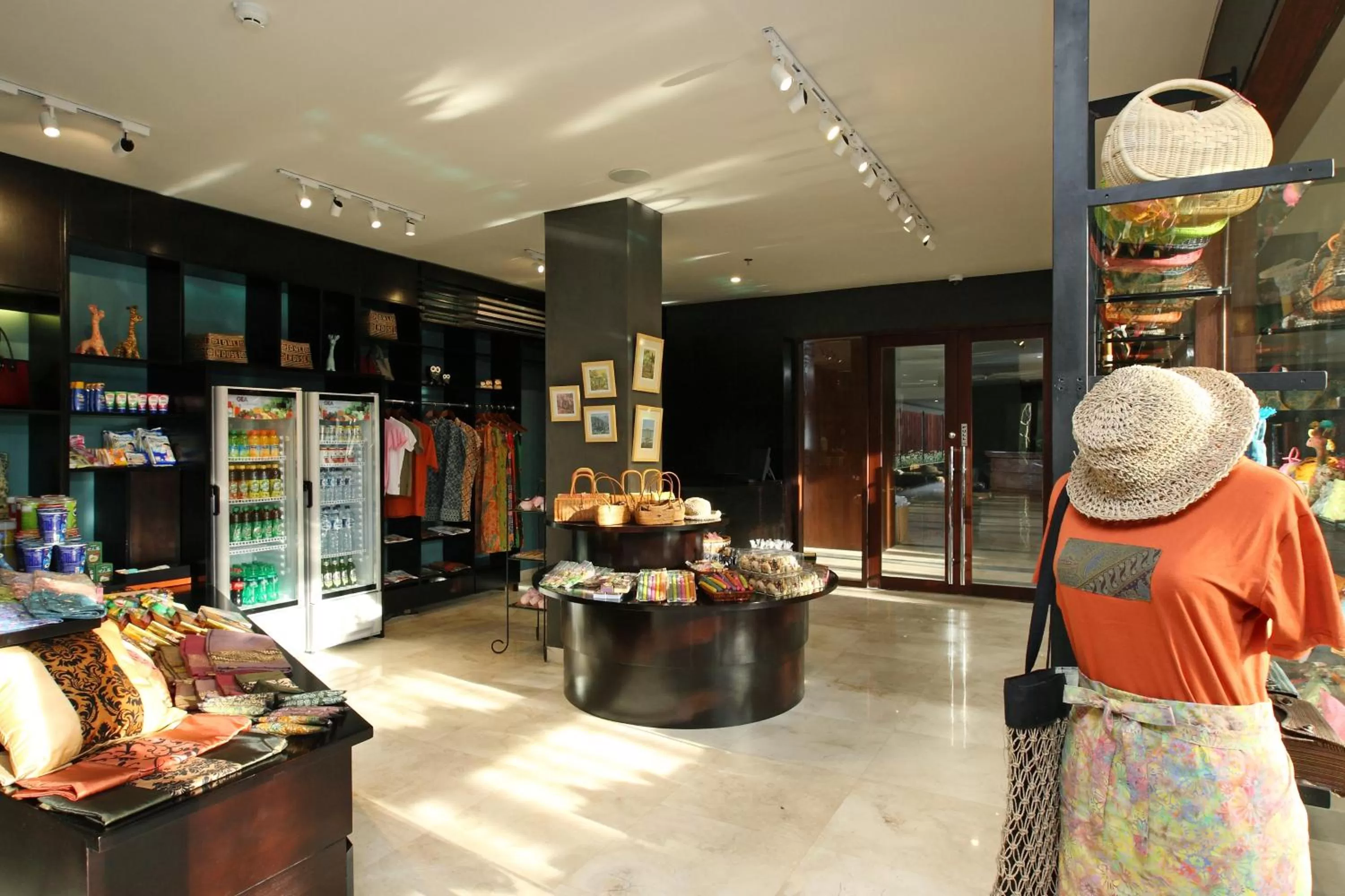 Shopping Area in Watermark Hotel & Spa Bali
