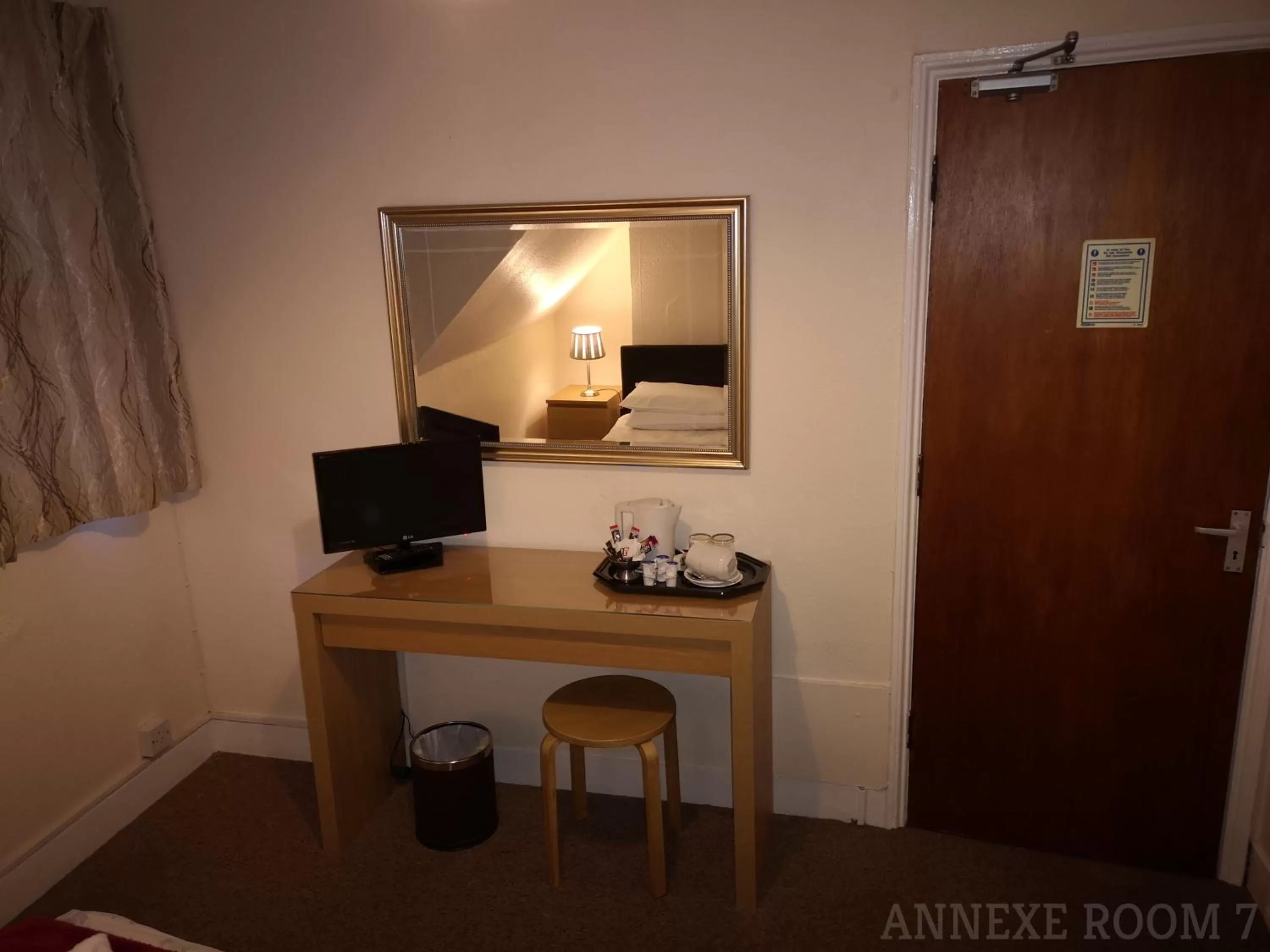 Coffee/tea facilities in Westgate Hotel