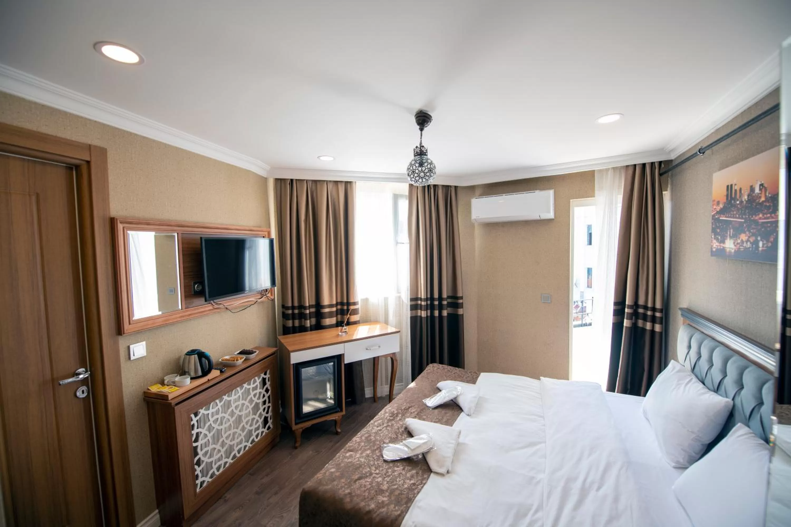 Photo of the whole room, Bed in Golden Sand Hotel