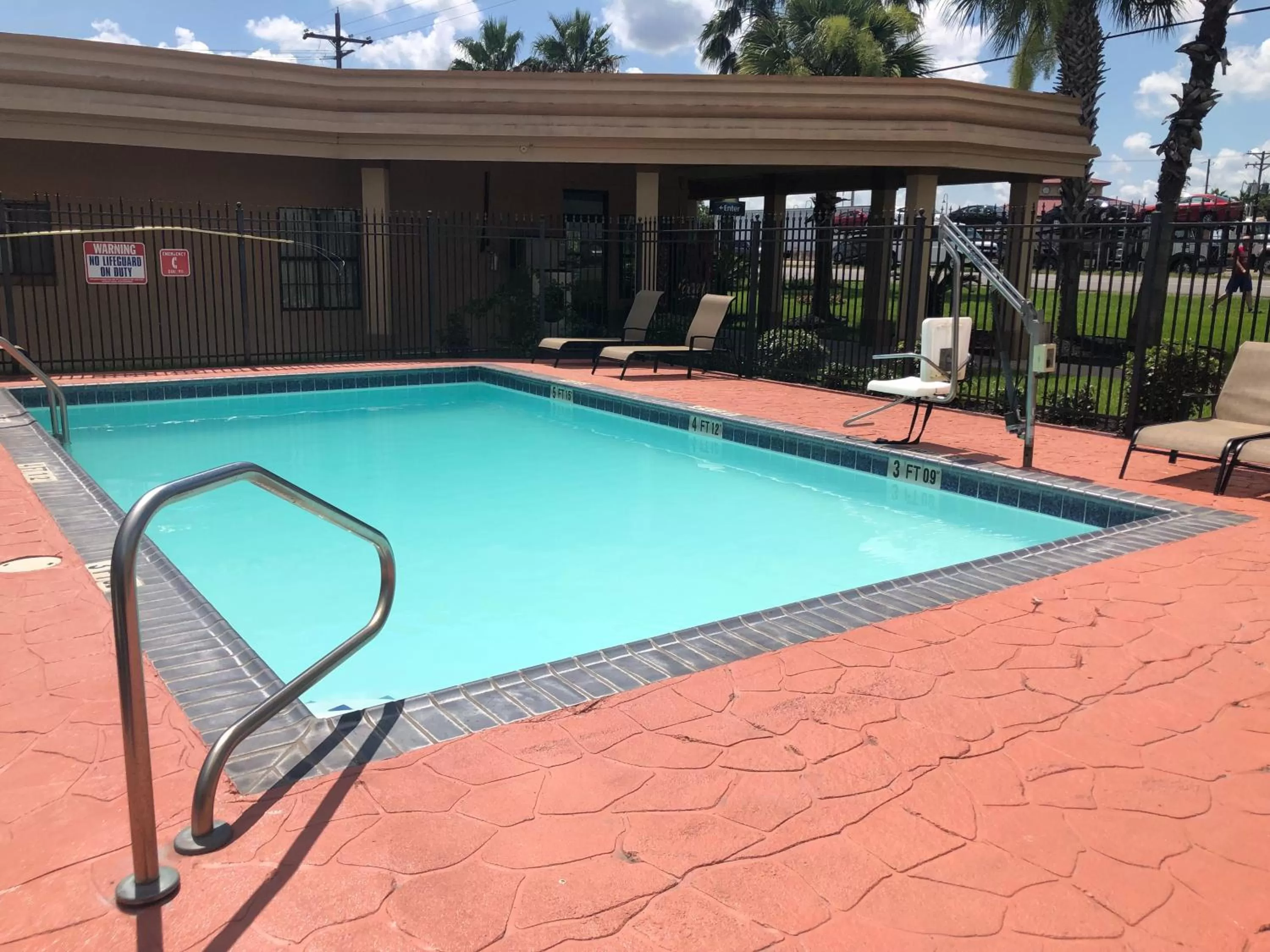 Day in Days Inn by Wyndham Lake Charles