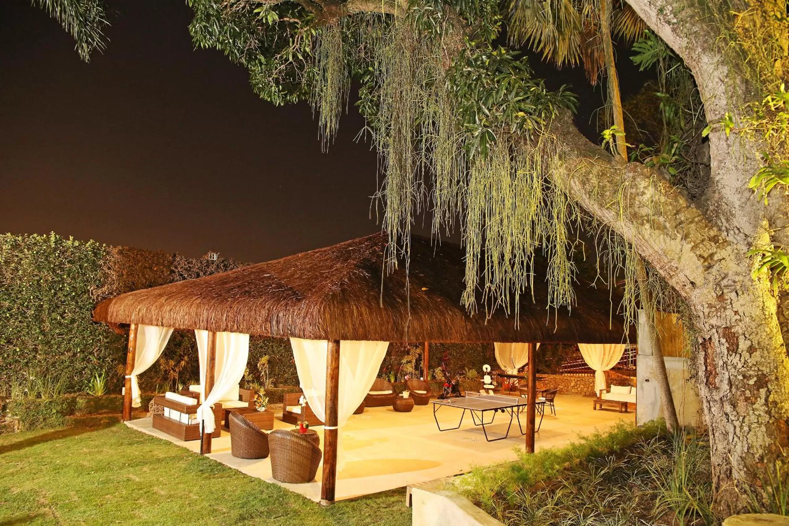 Banquet/Function facilities, Garden in Sant' Martre