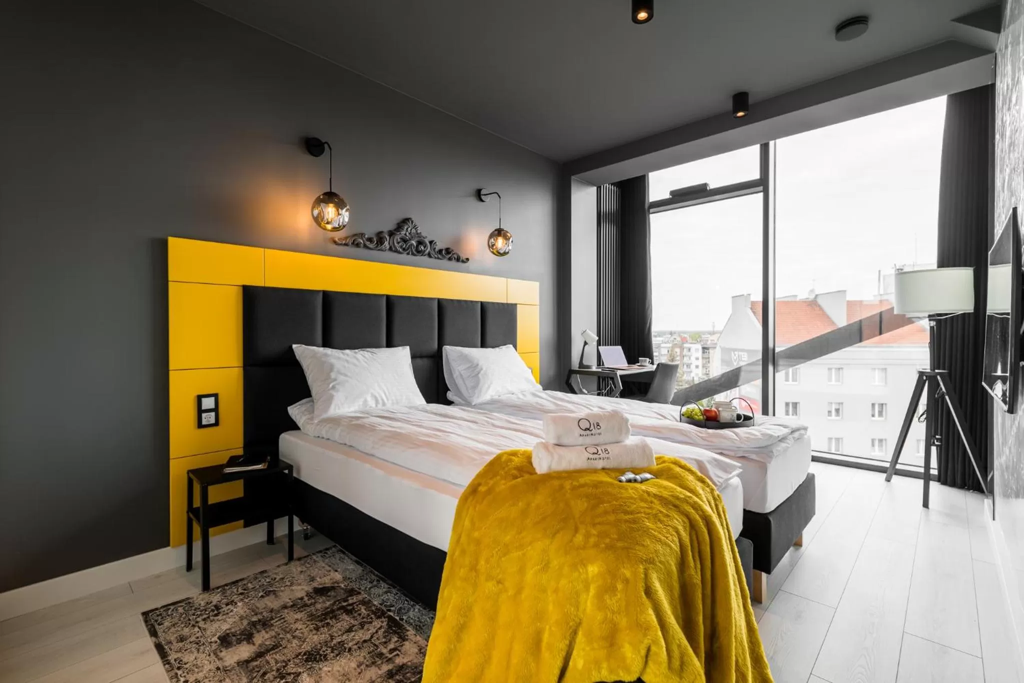 Shower, Bed in Q18 ApartHotel