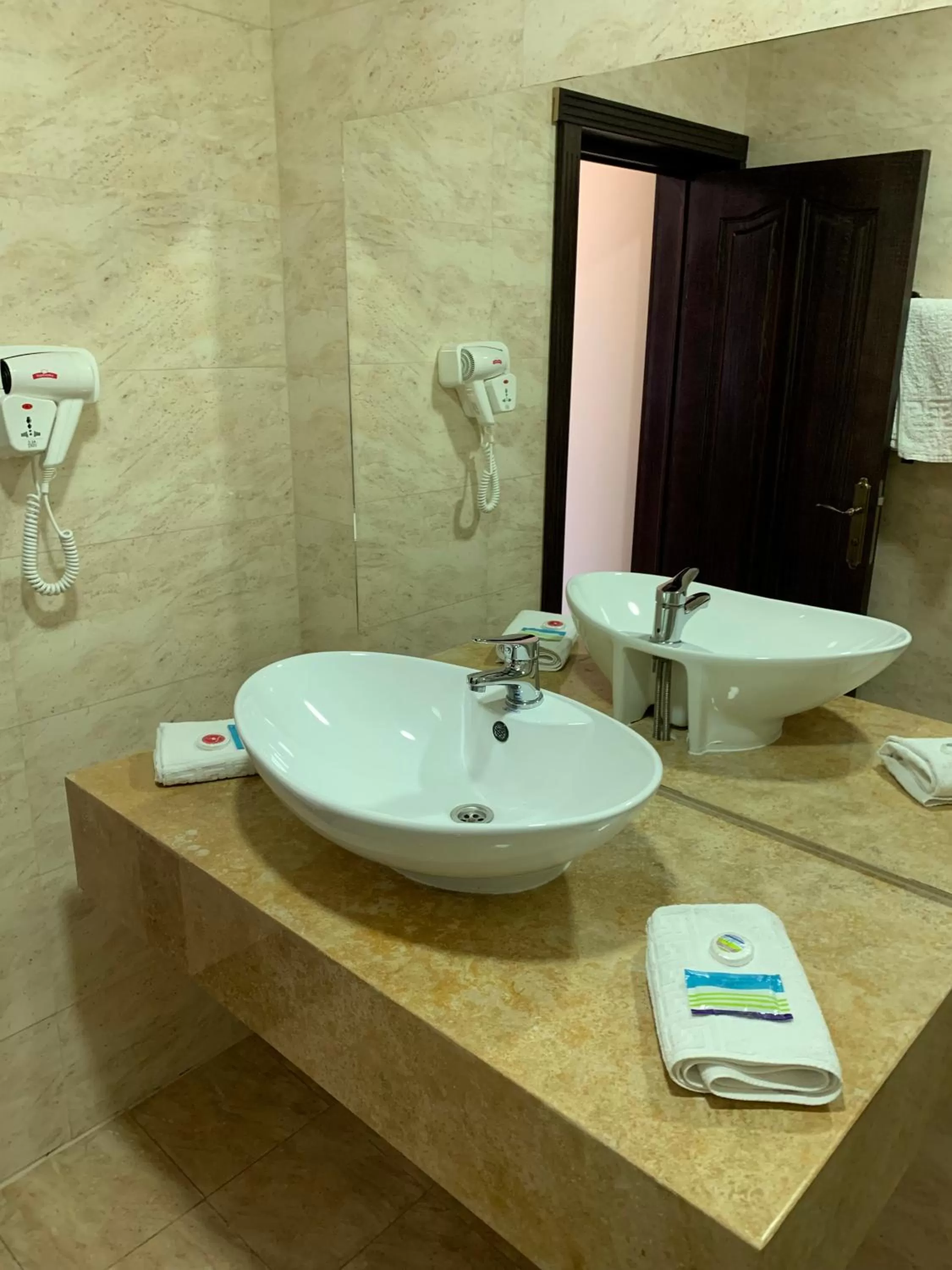 Bathroom in Laura Holiday